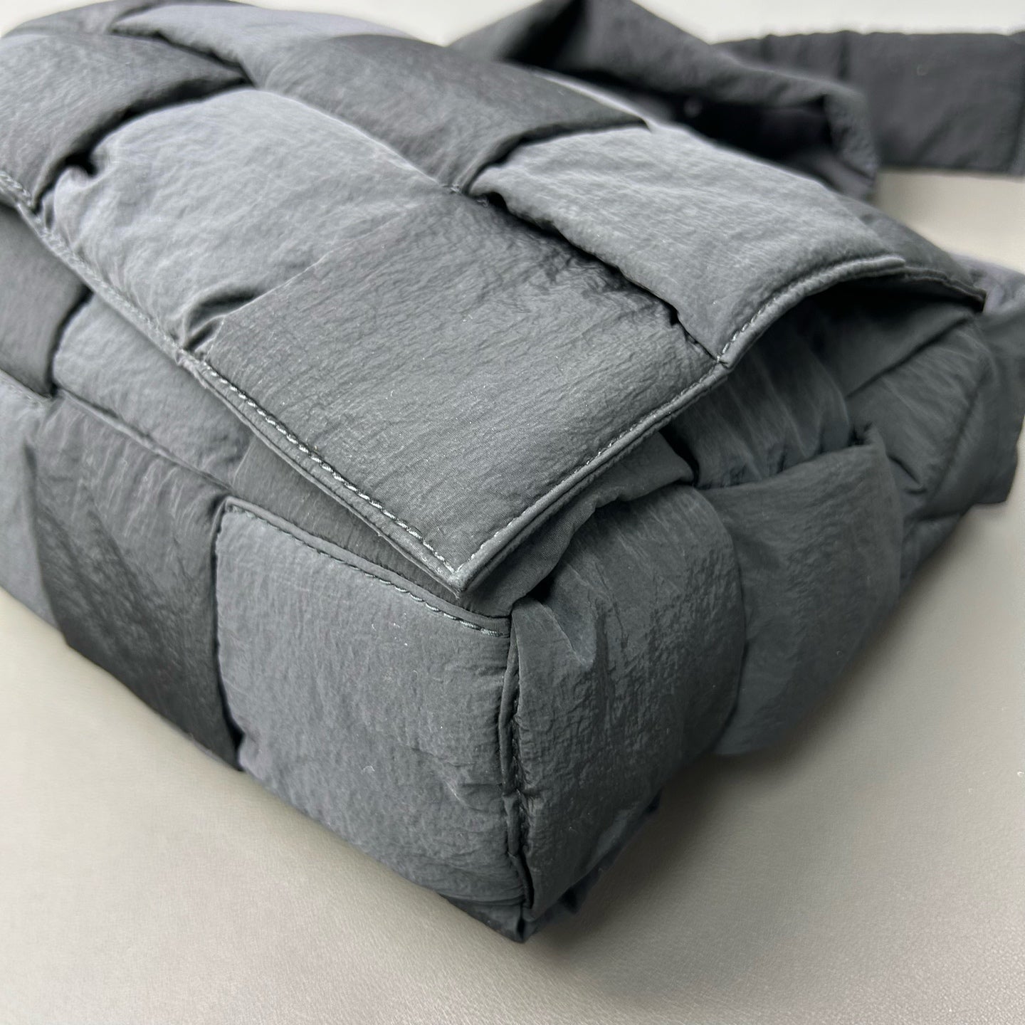 Bottega Veneta - Nylon Cassette - Nylon - Grey - (Extra-large)