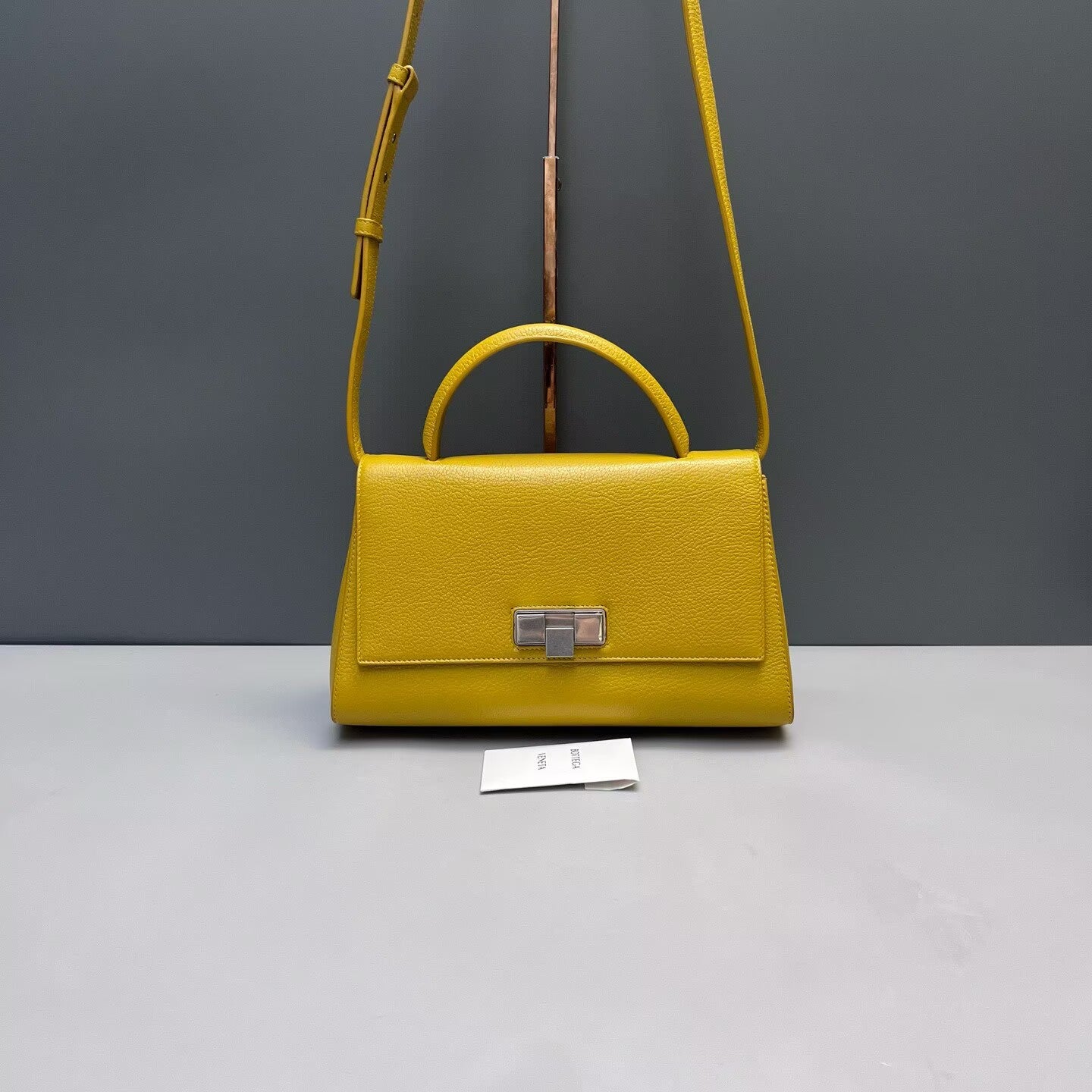 Bottega Veneta - Other - Cowhide leather - Yellow - (medium)