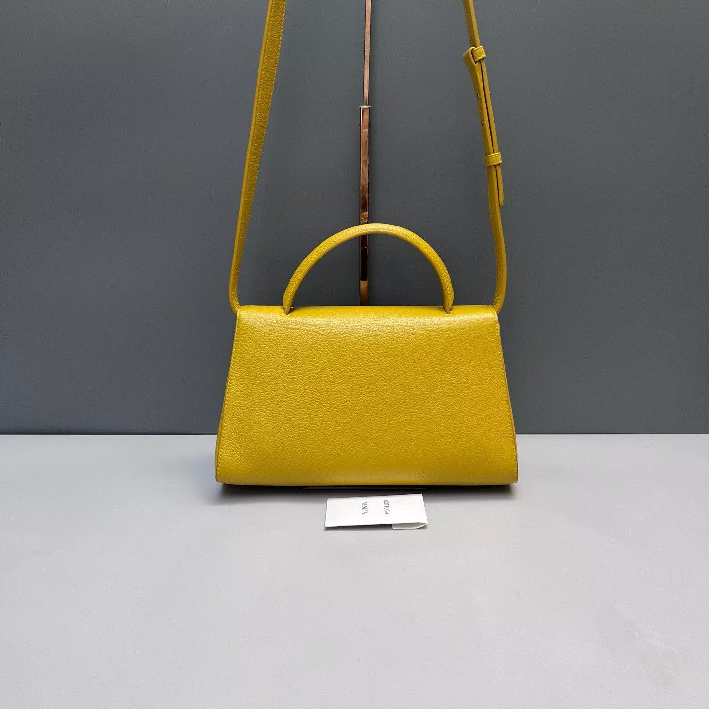 Bottega Veneta - Other - Cowhide leather - Yellow - (medium)