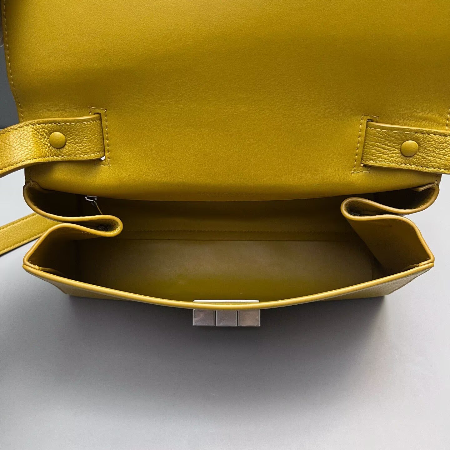 Bottega Veneta - Other - Cowhide leather - Yellow - (medium)