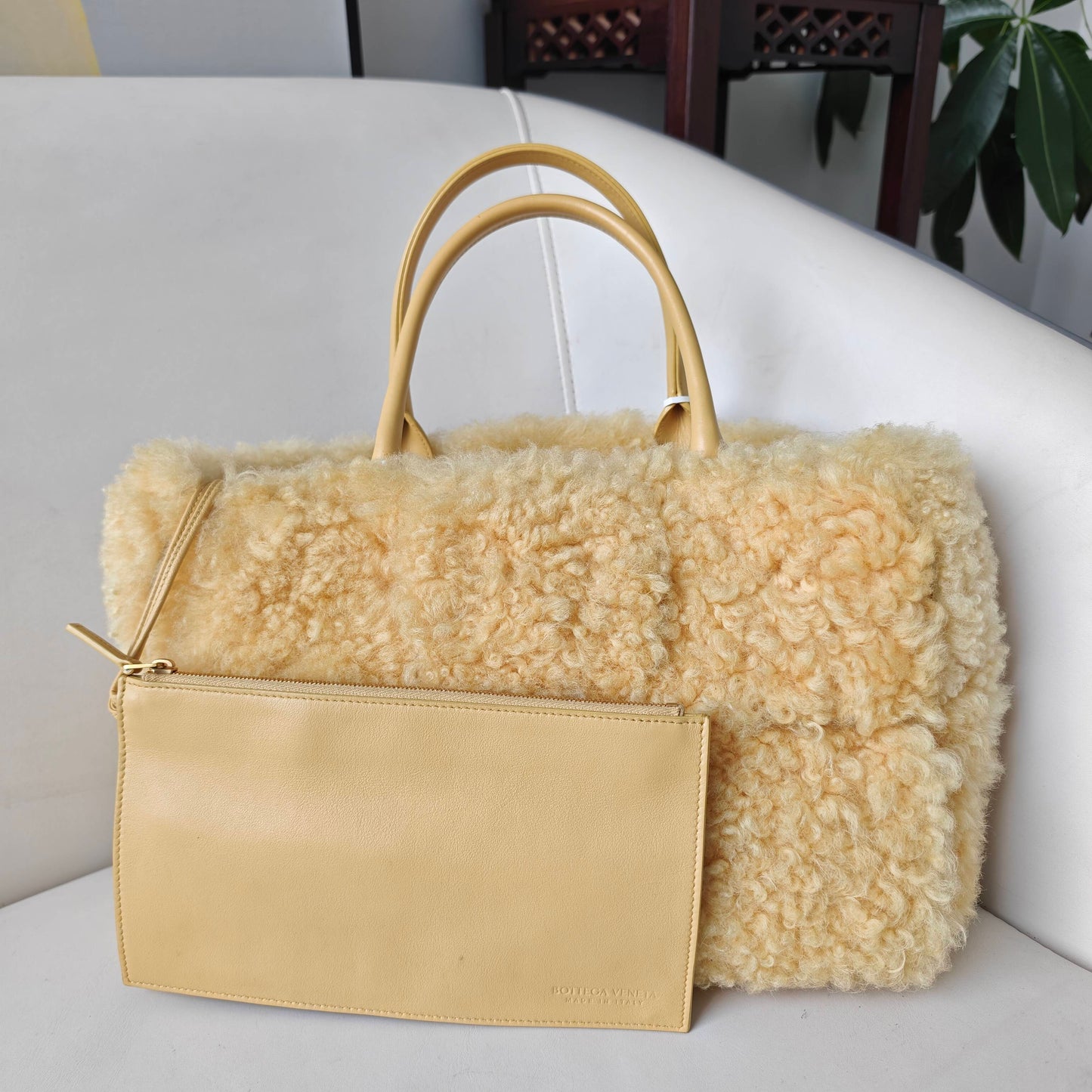 Bottega Veneta - Other - Fur - Other - Yellow - (medium)