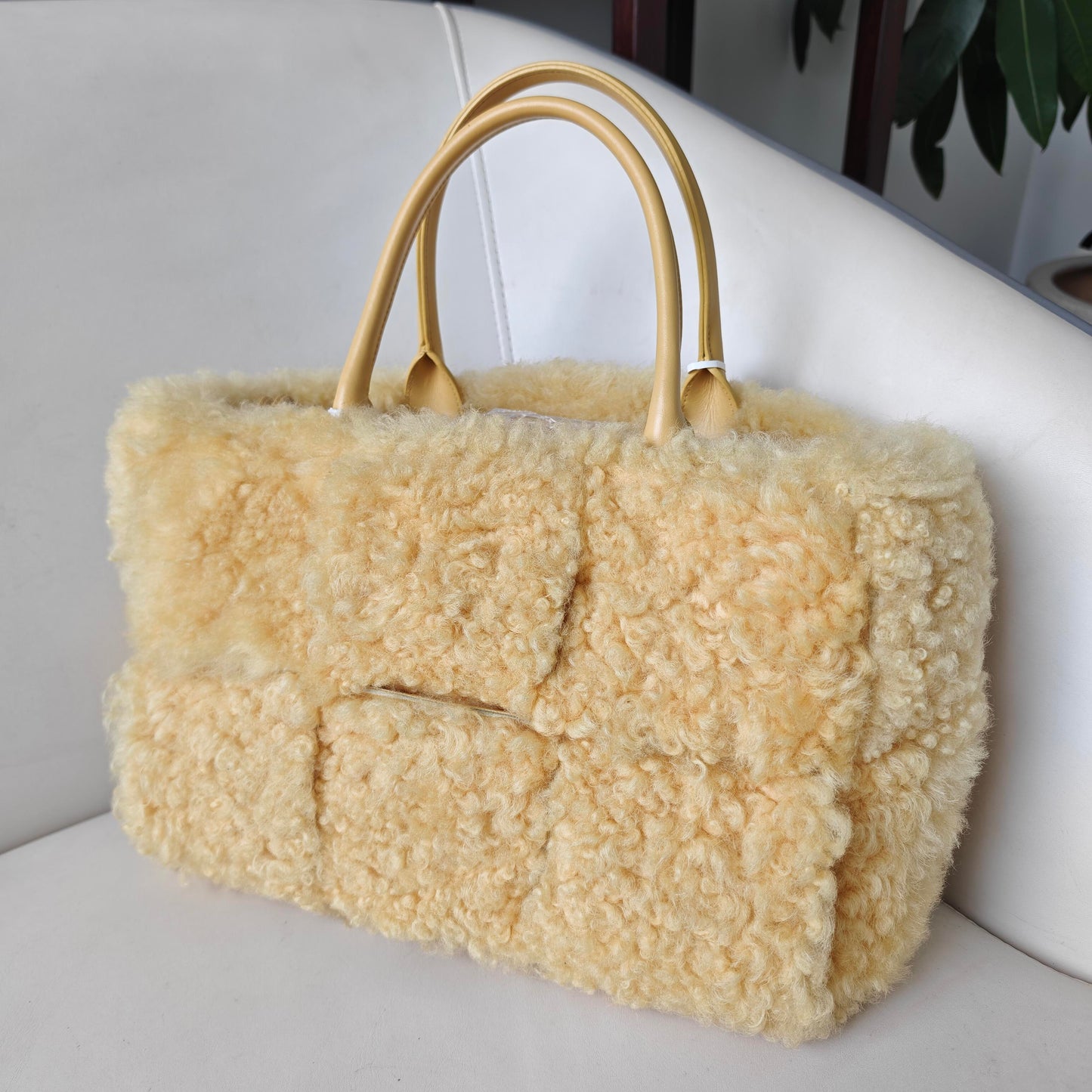 Bottega Veneta - Other - Fur - Other - Yellow - (medium)