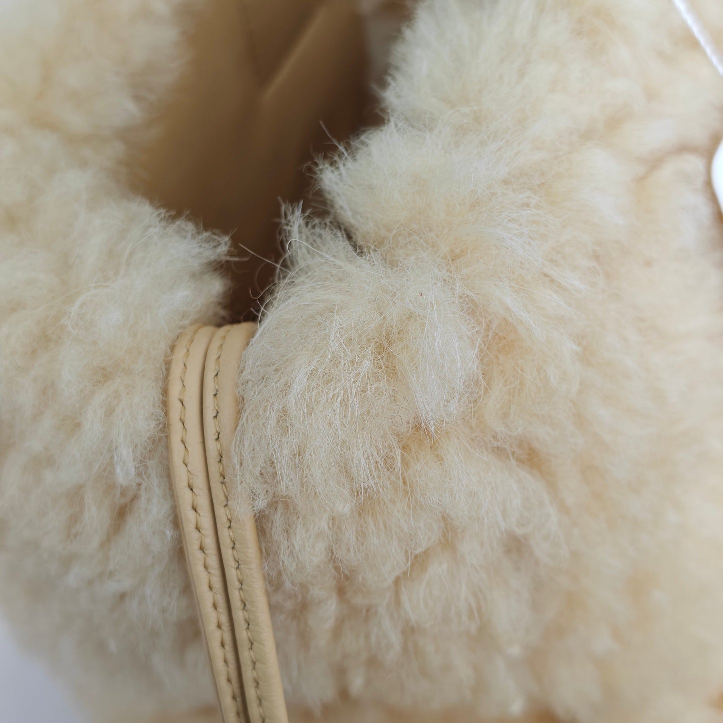 Bottega Veneta - Other - Fur - Other - Yellow - (medium)