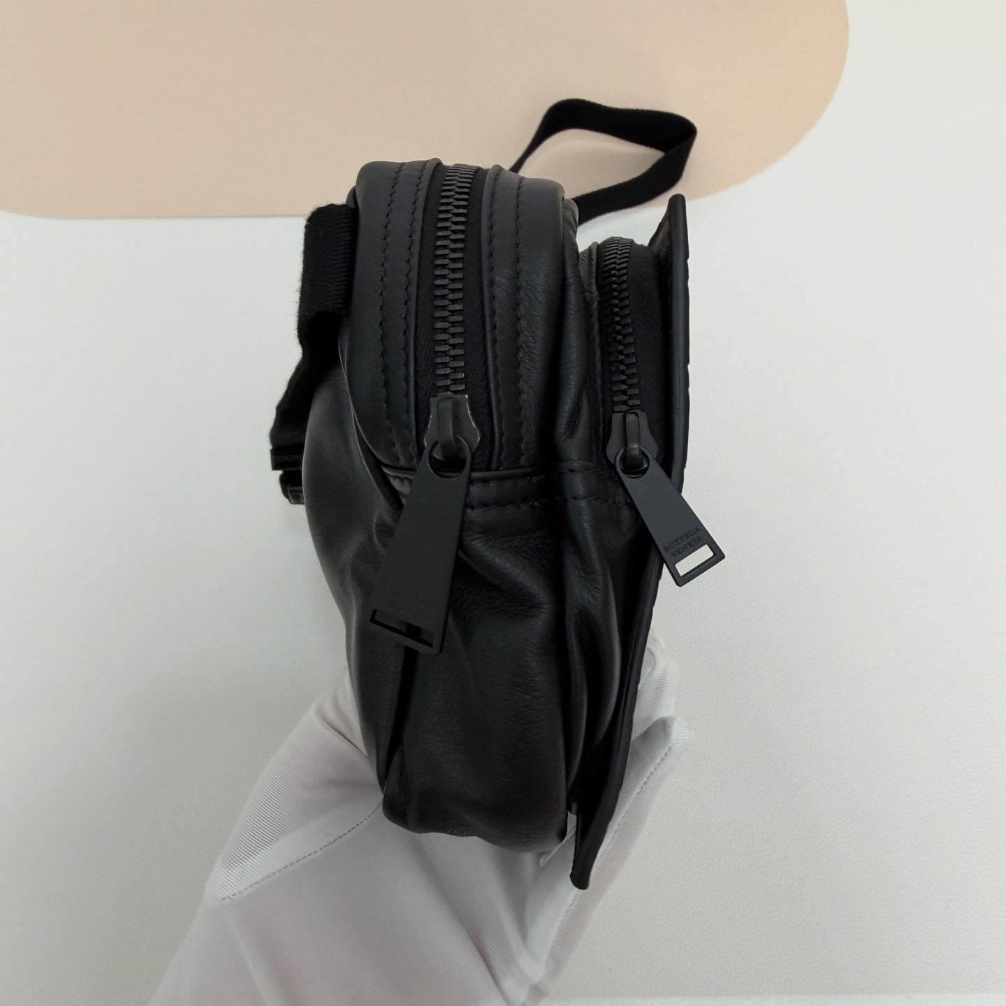 Bottega Veneta - Other - Leather - Black - (medium)