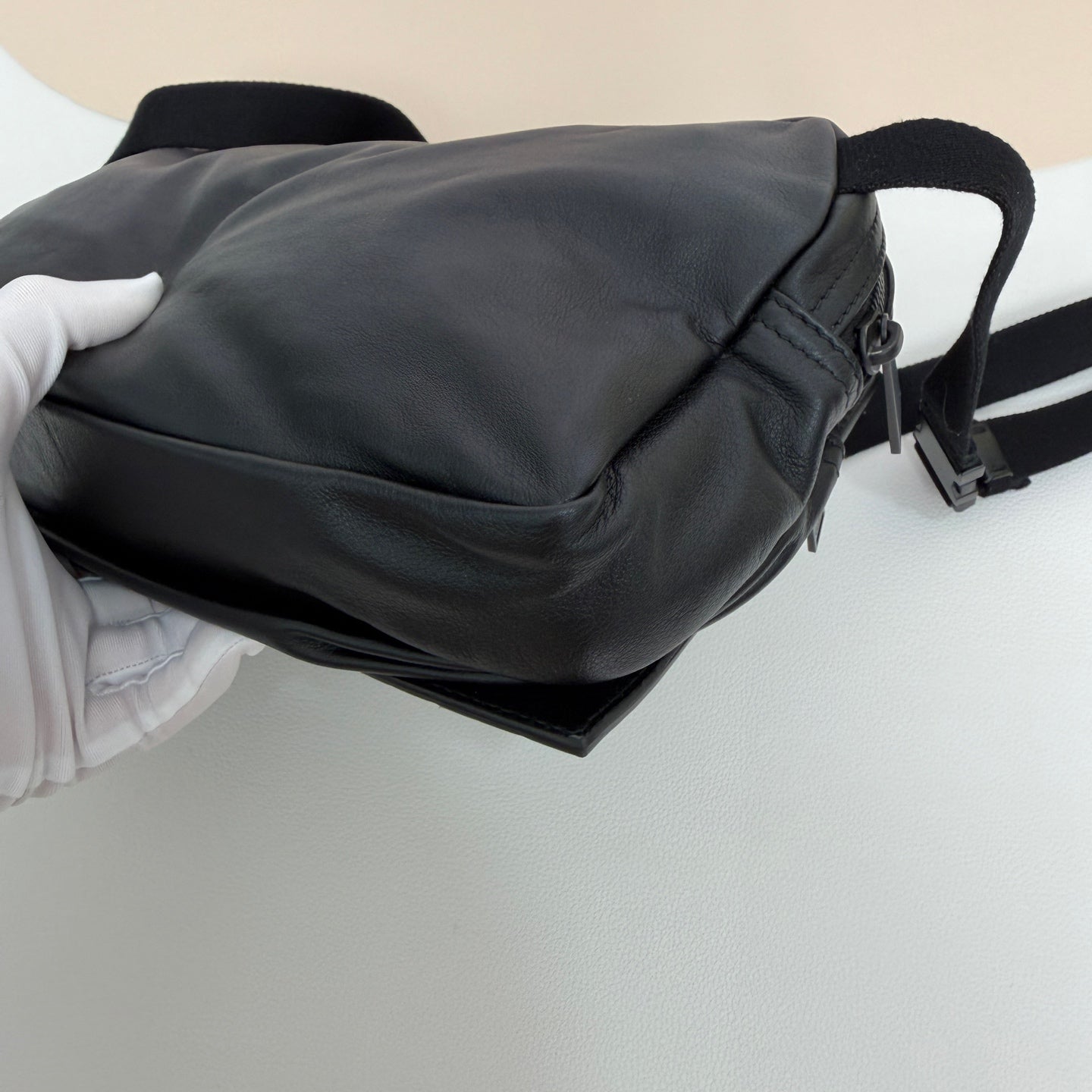 Bottega Veneta - Other - Leather - Black - (medium)