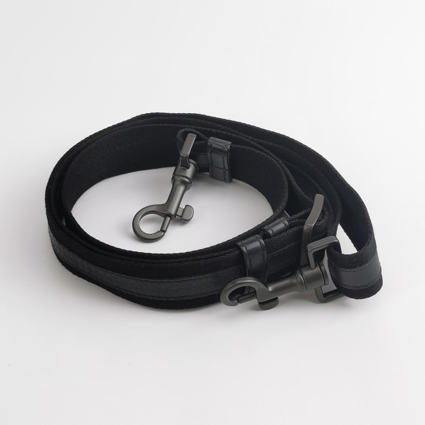 Bottega Veneta - Other - Leather - Black - (medium)