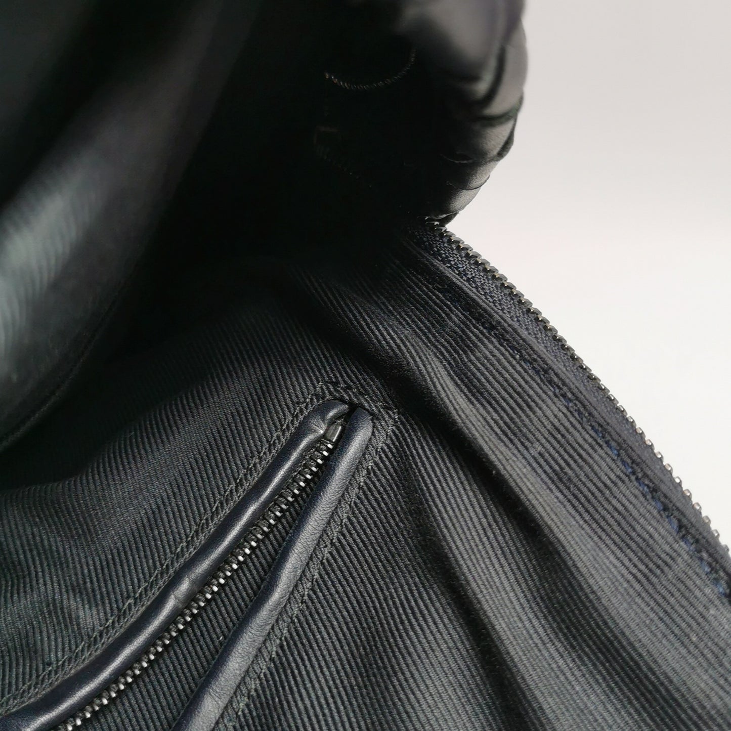 Bottega Veneta - Other - Leather - Black - (medium)