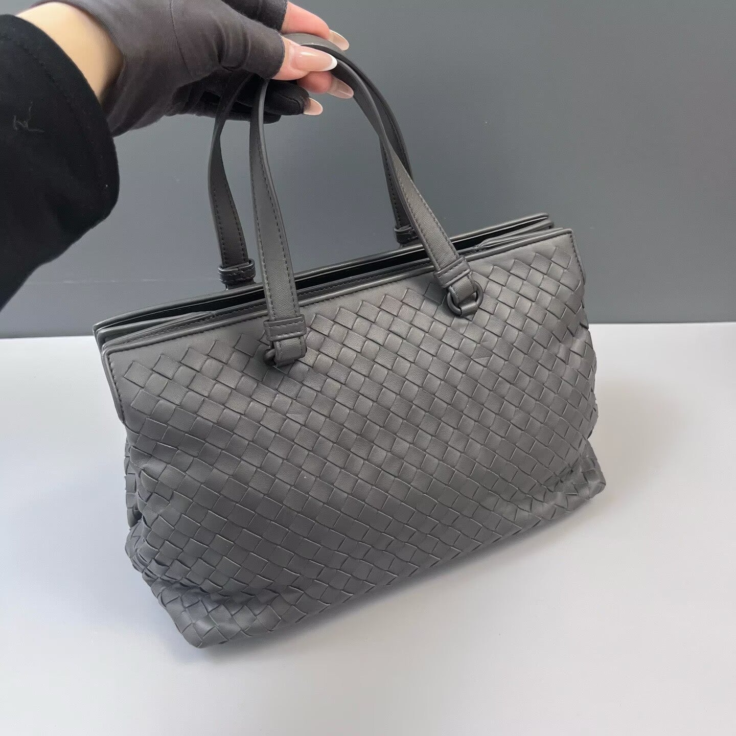 Bottega Veneta - Other - Leather - Grey - (medium)