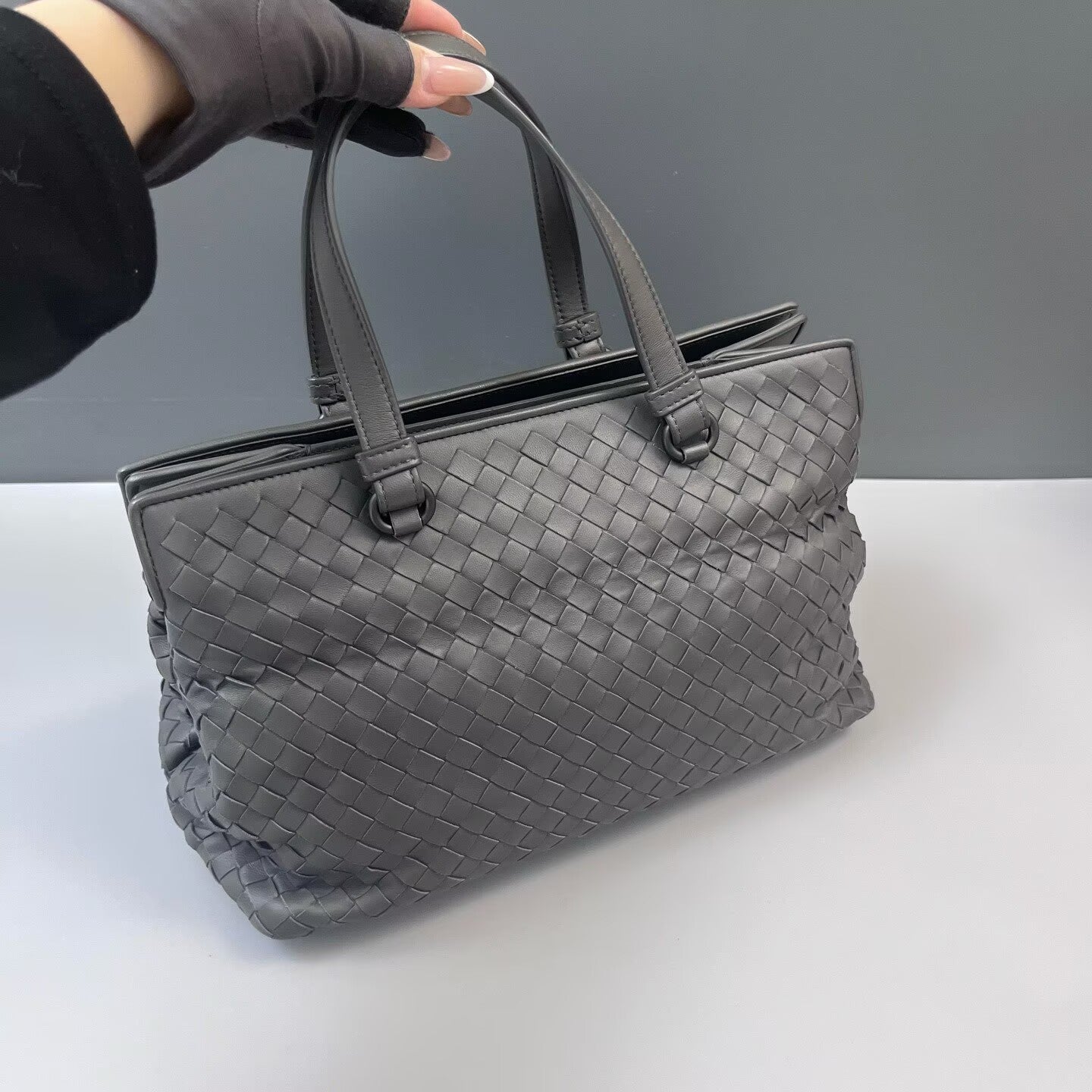 Bottega Veneta - Other - Leather - Grey - (medium)