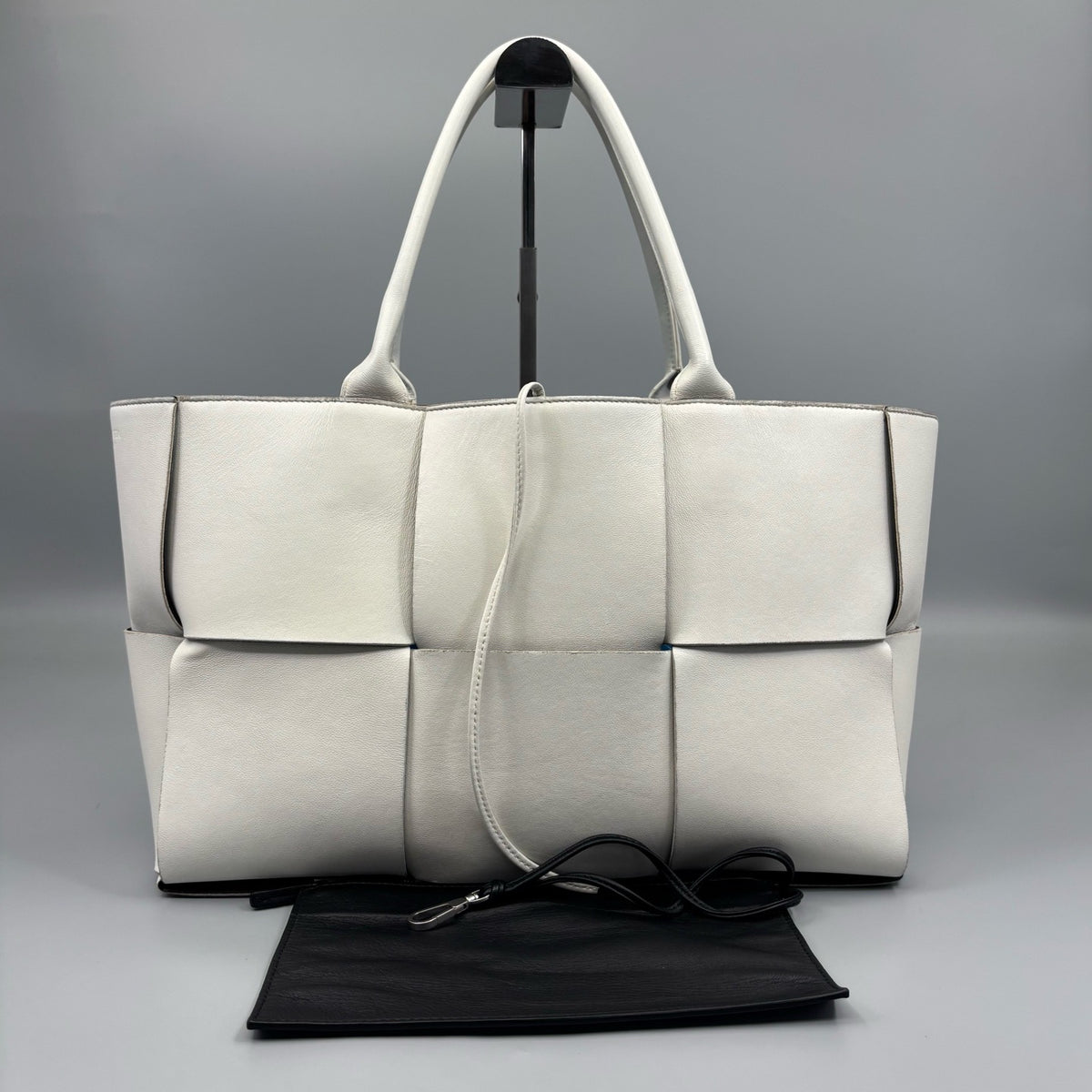 Bottega Veneta - Other - Leather - White - (Medium)