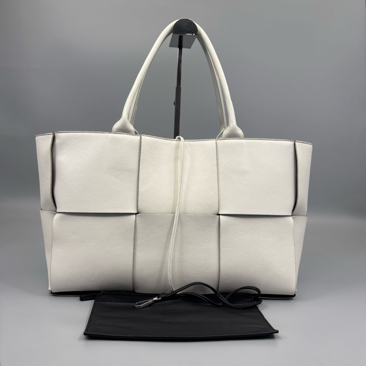 Bottega Veneta - Other - Leather - White - (Medium)