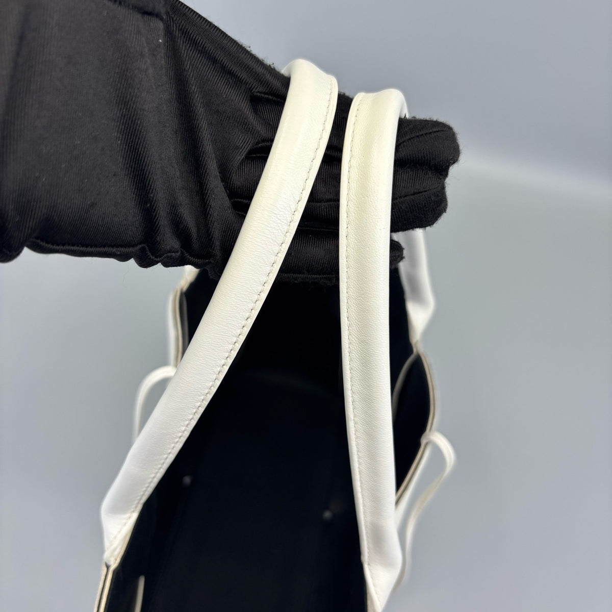 Bottega Veneta - Other - Leather - White - (Medium)