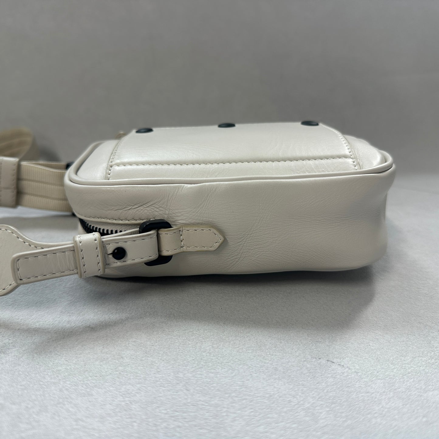 Bottega Veneta - Other - Leather - White - (small)