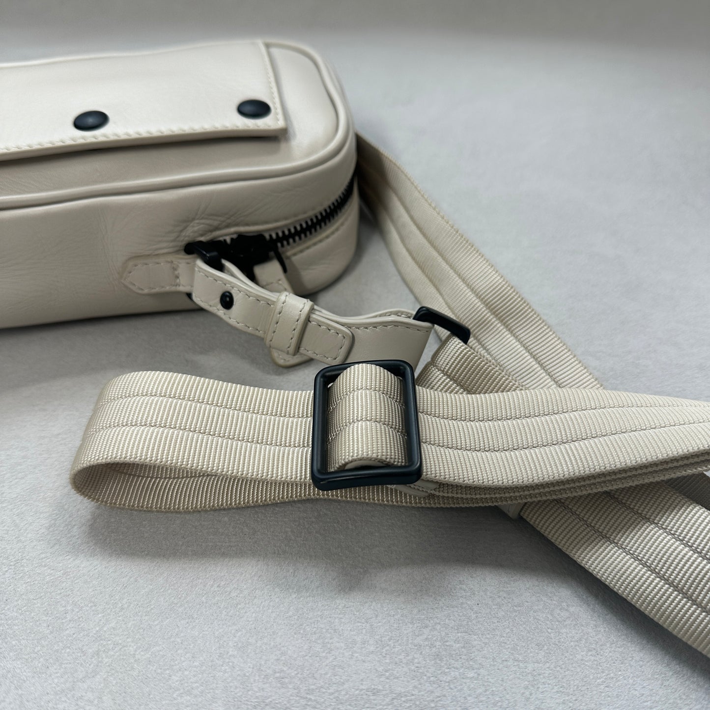 Bottega Veneta - Other - Leather - White - (small)