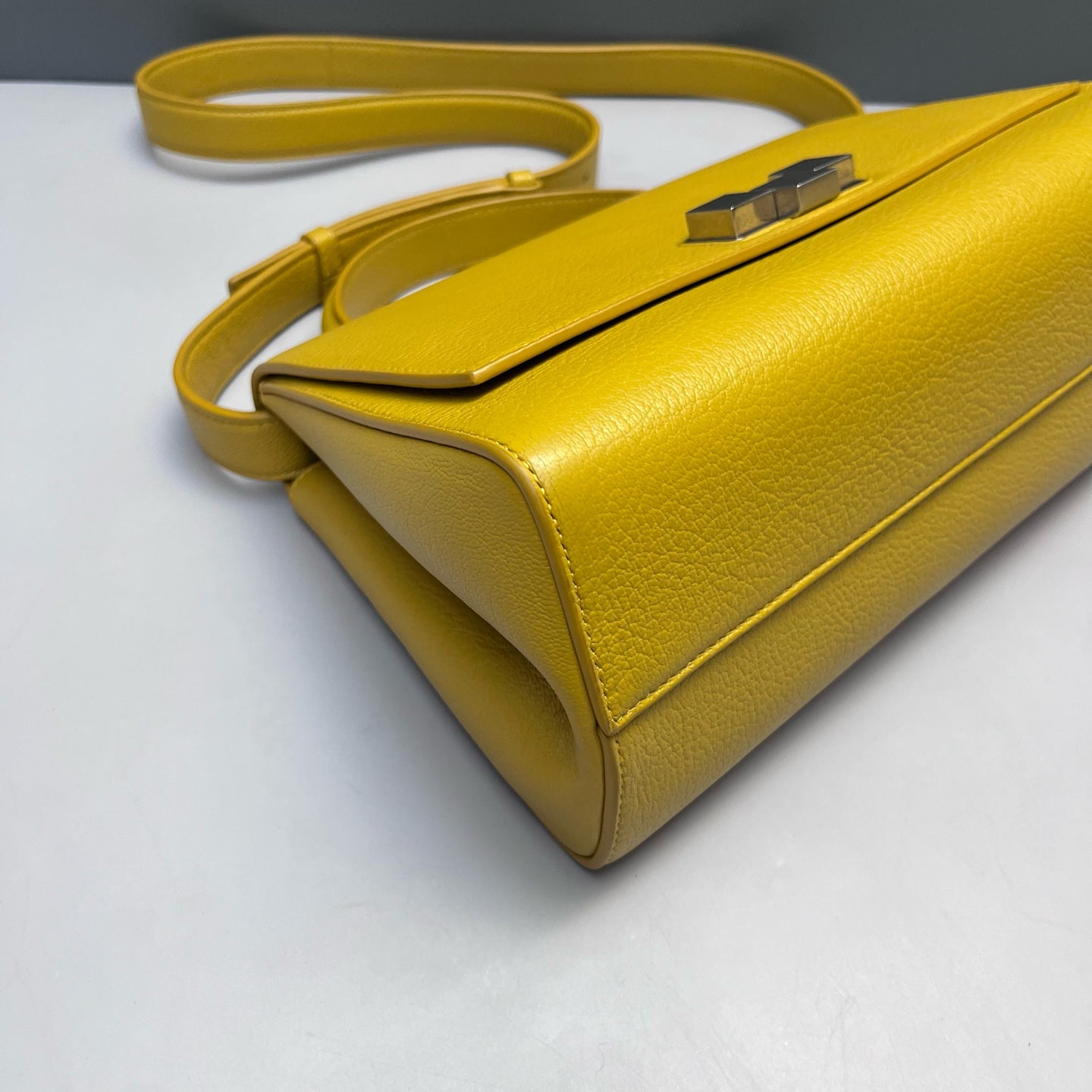 Bottega Veneta - Other - Leather - Yellow - (medium)
