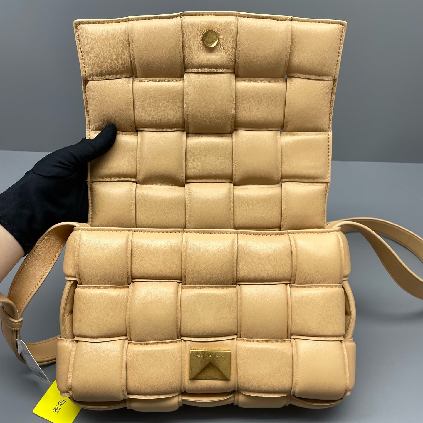 Bottega Veneta - Padded Cassette Bag - Lambskin leather - Beige - (Medium)