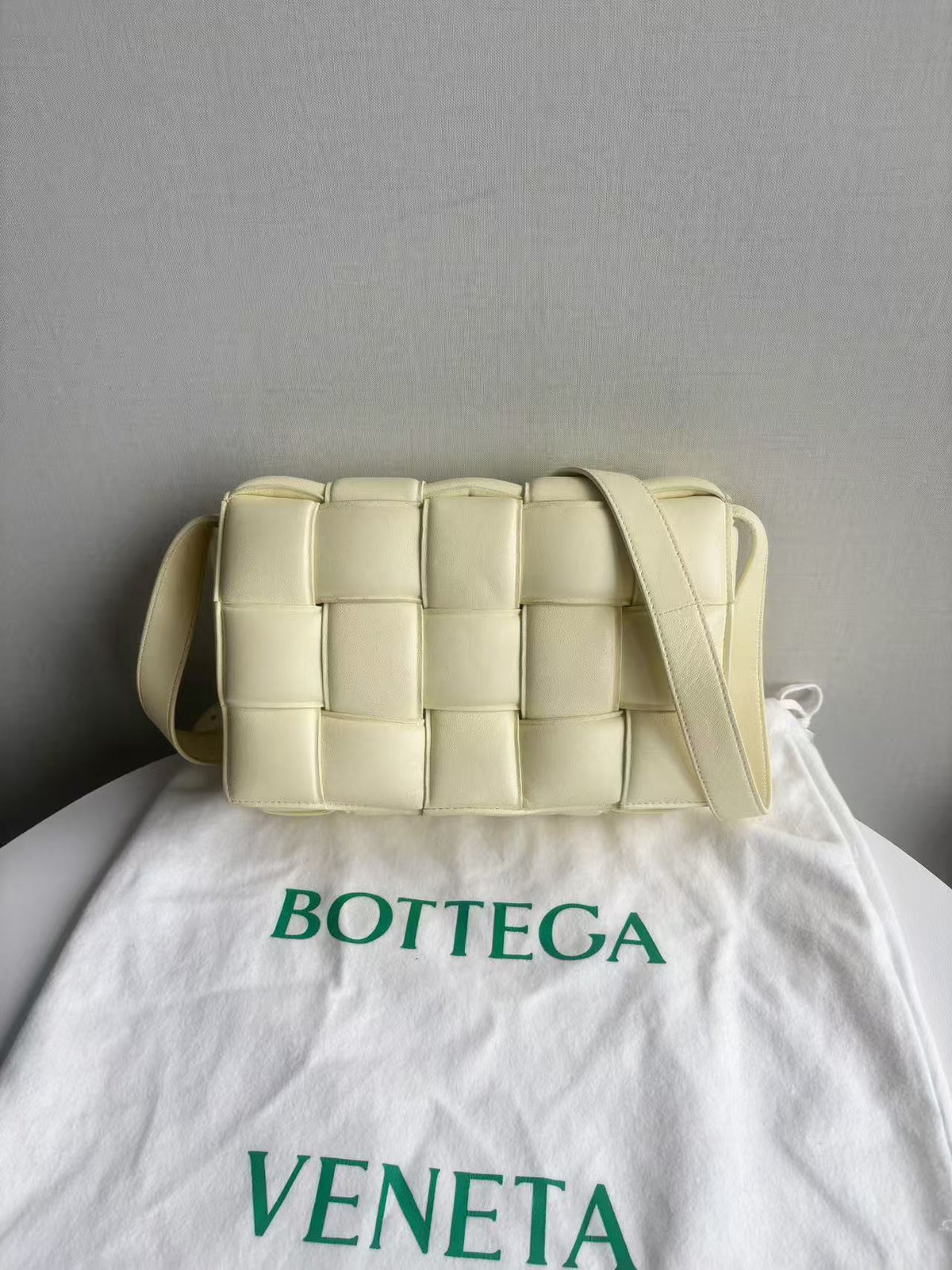 Bottega Veneta - Padded Cassette - Leather - Beige - (medium)