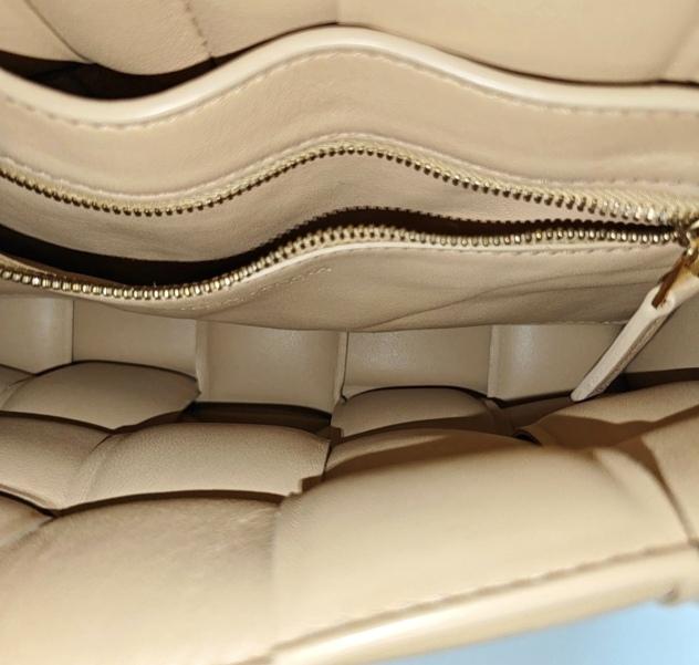Bottega Veneta - Padded Cassette - Leather - Beige - (medium)