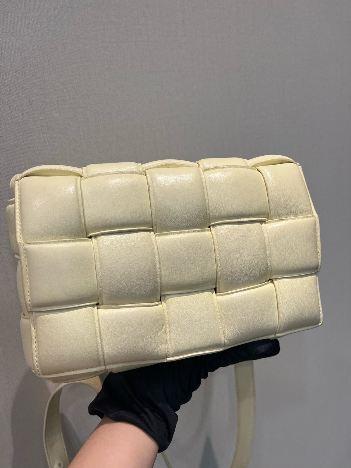 Bottega Veneta - Padded Cassette - Leather - Beige - (medium)