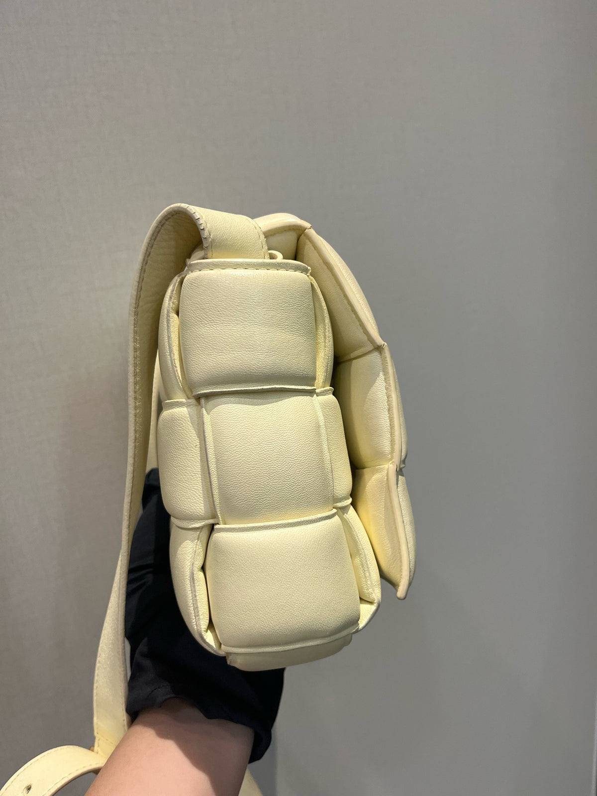 Bottega Veneta - Padded Cassette - Leather - Beige - (medium)