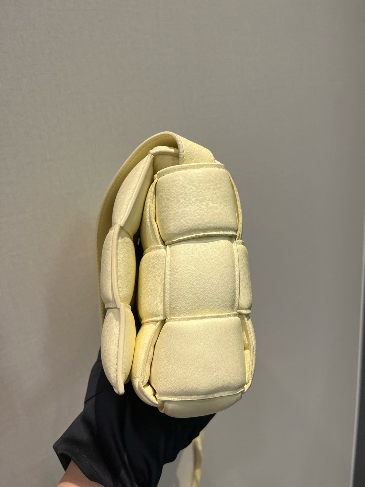 Bottega Veneta - Padded Cassette - Leather - Beige - (medium)