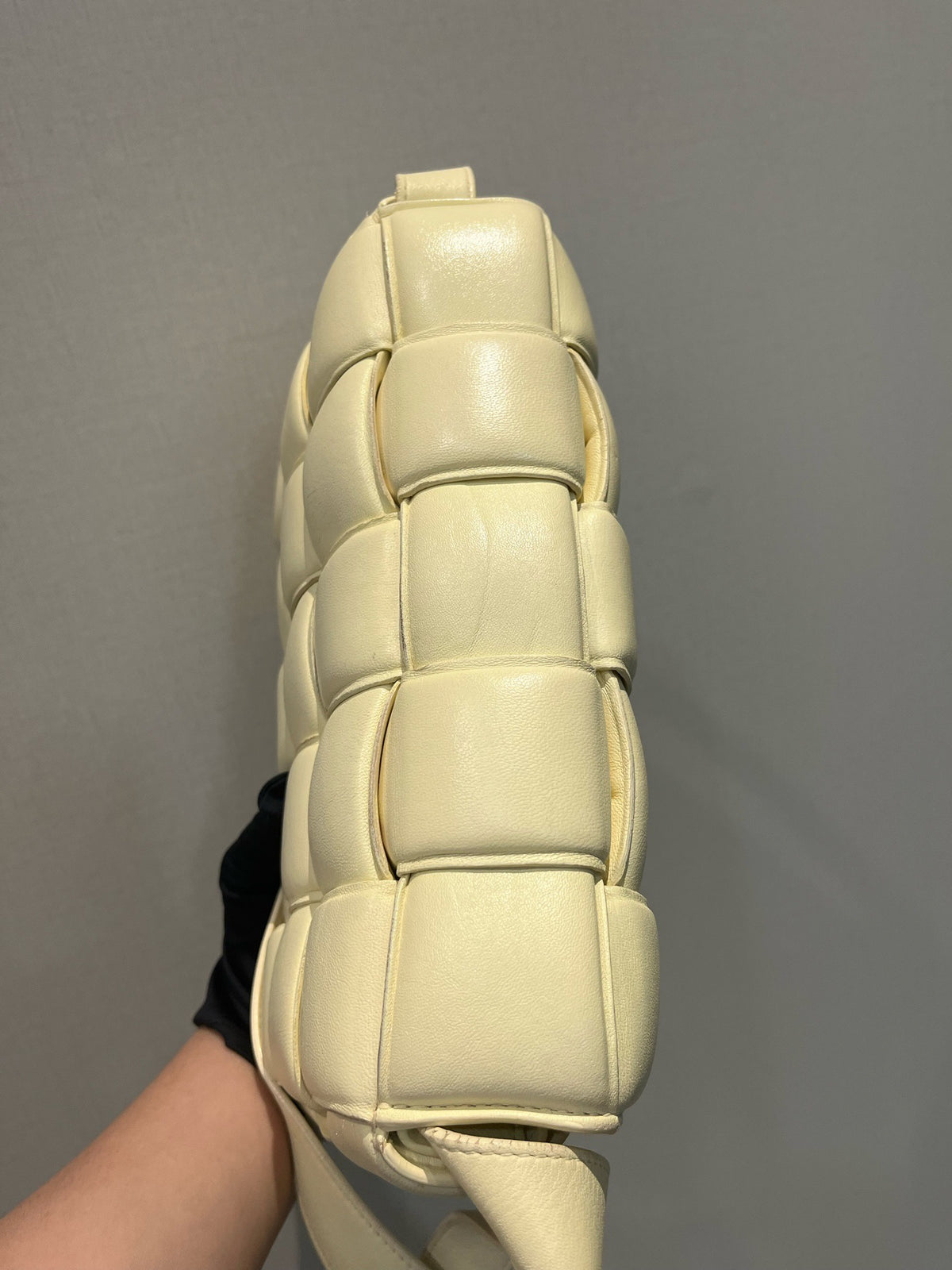 Bottega Veneta - Padded Cassette - Leather - Beige - (medium)
