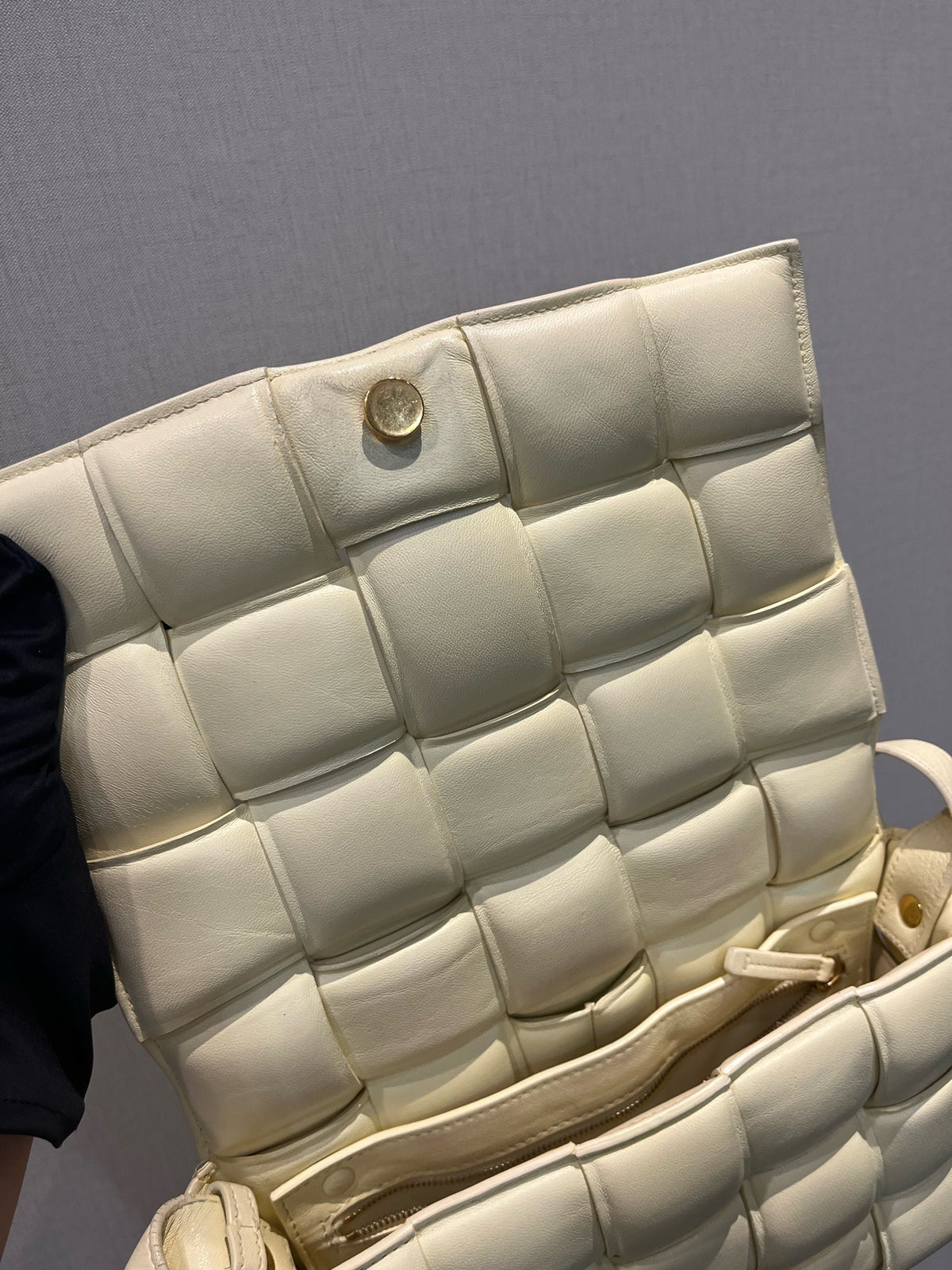 Bottega Veneta - Padded Cassette - Leather - Beige - (medium)