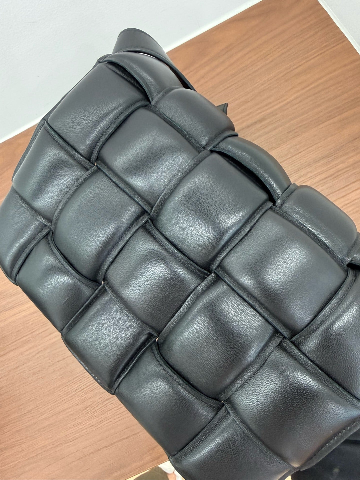 Bottega Veneta - Padded Cassette - Leather - Black - (medium)
