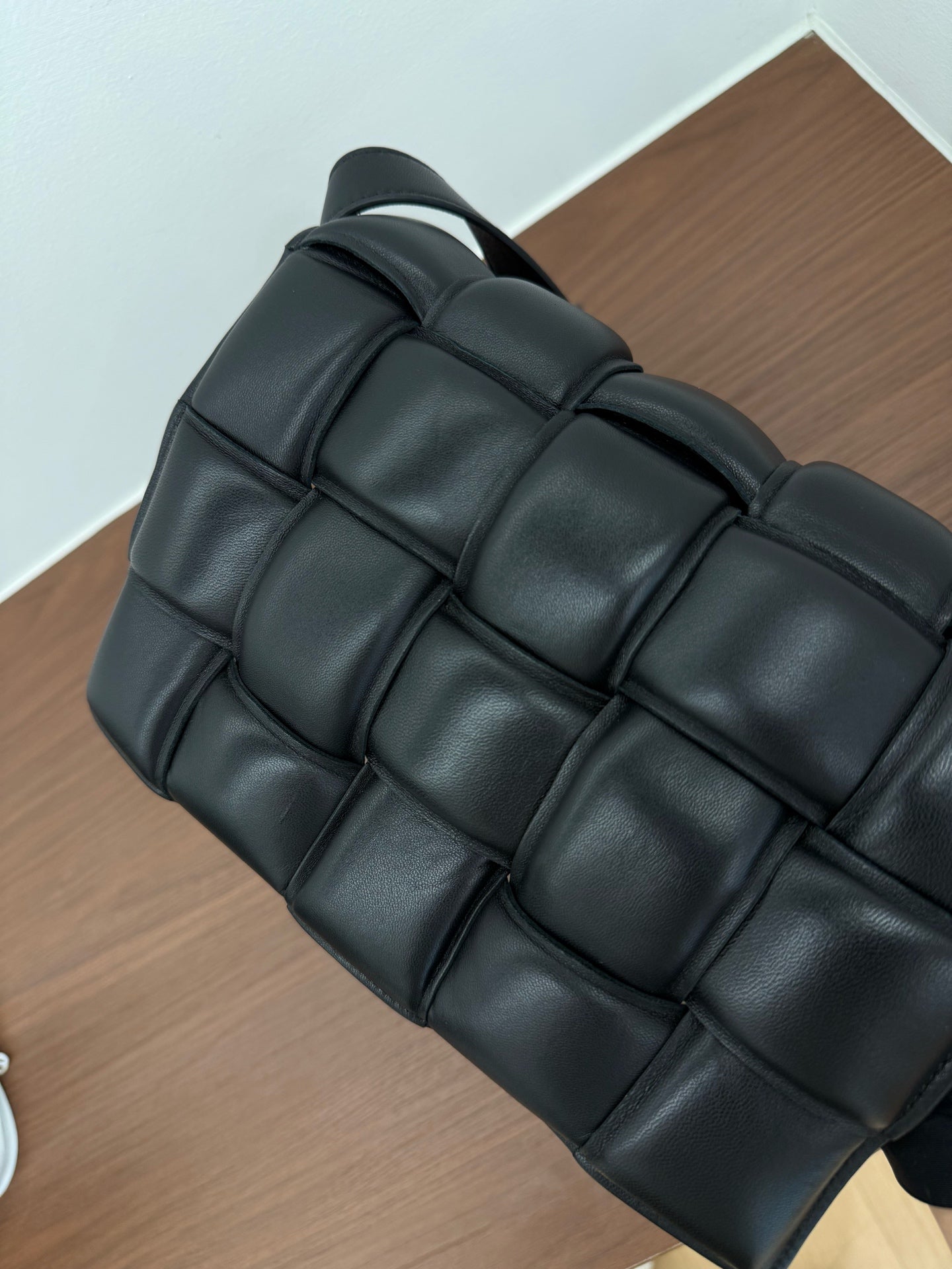 Bottega Veneta - Padded Cassette - Leather - Black - (medium)