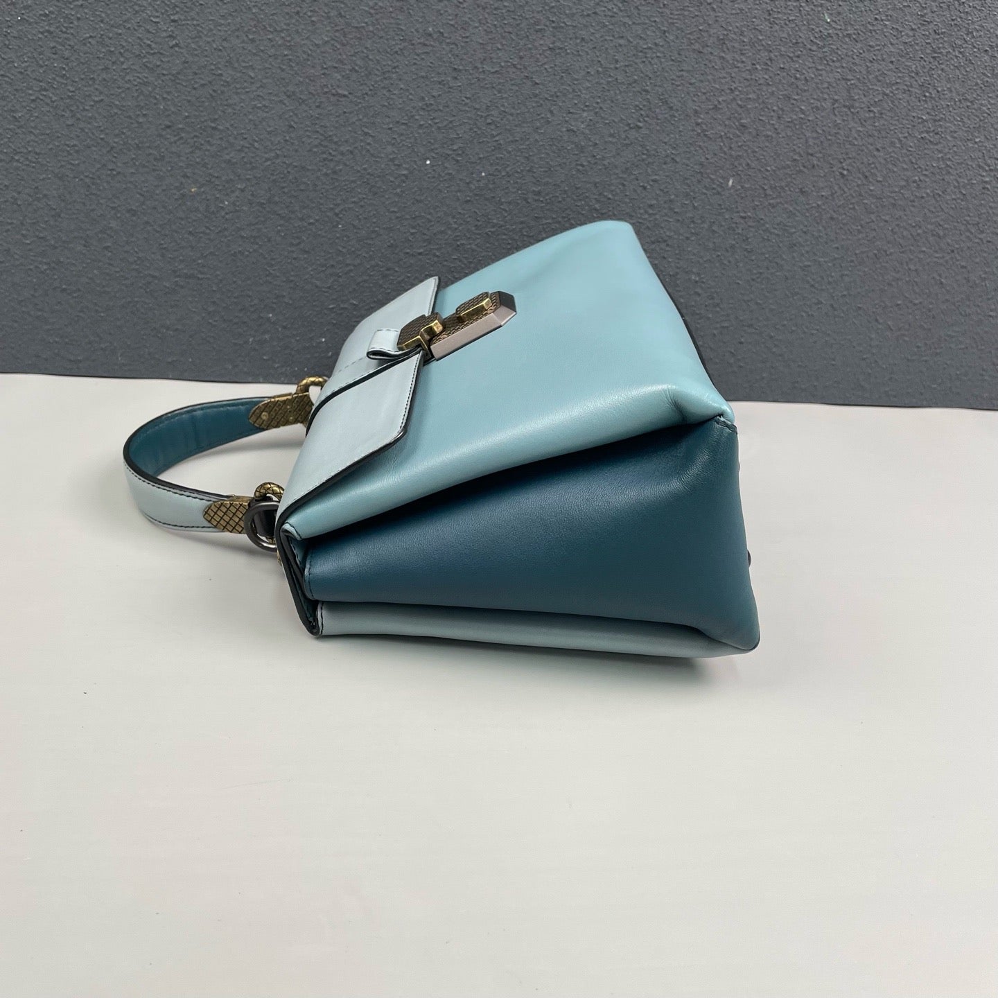 Bottega Veneta - Piazza - Smooth leather - Light Blue and Dark Teal Color-blocked - (small)