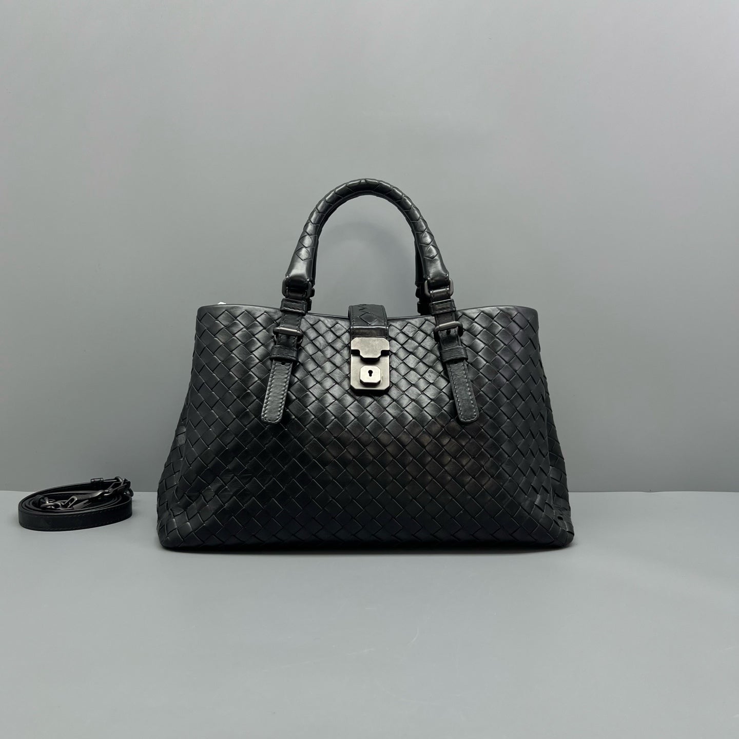 Bottega Veneta - Roma - Leather - Black - (medium)