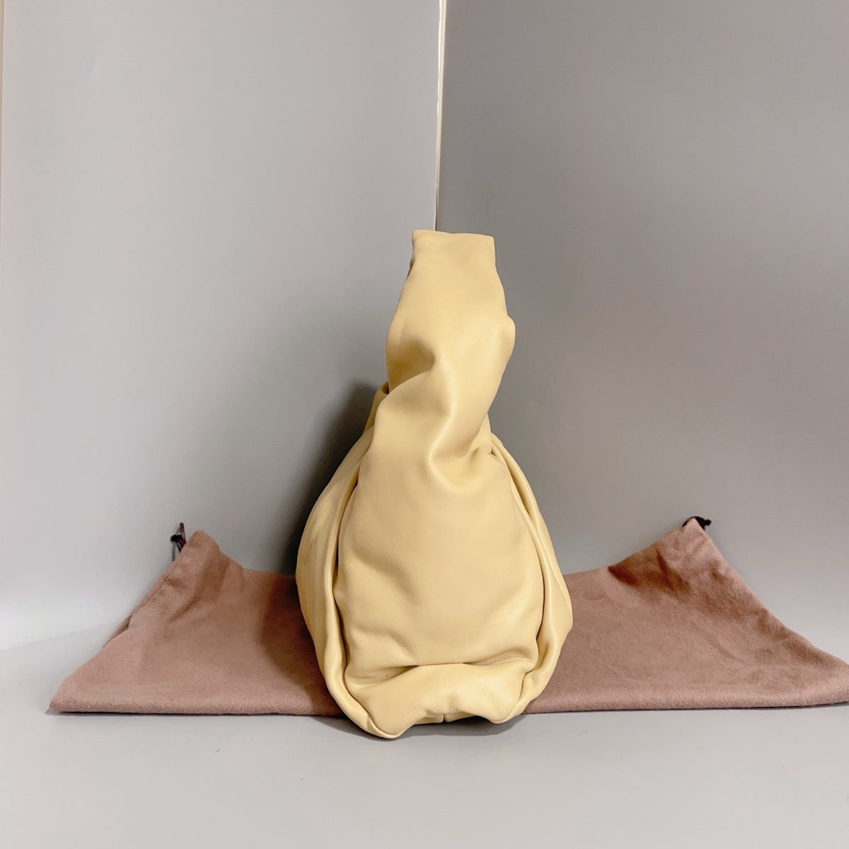 Bottega Veneta - Shoulder Pouch - Leather - Beige - (large)