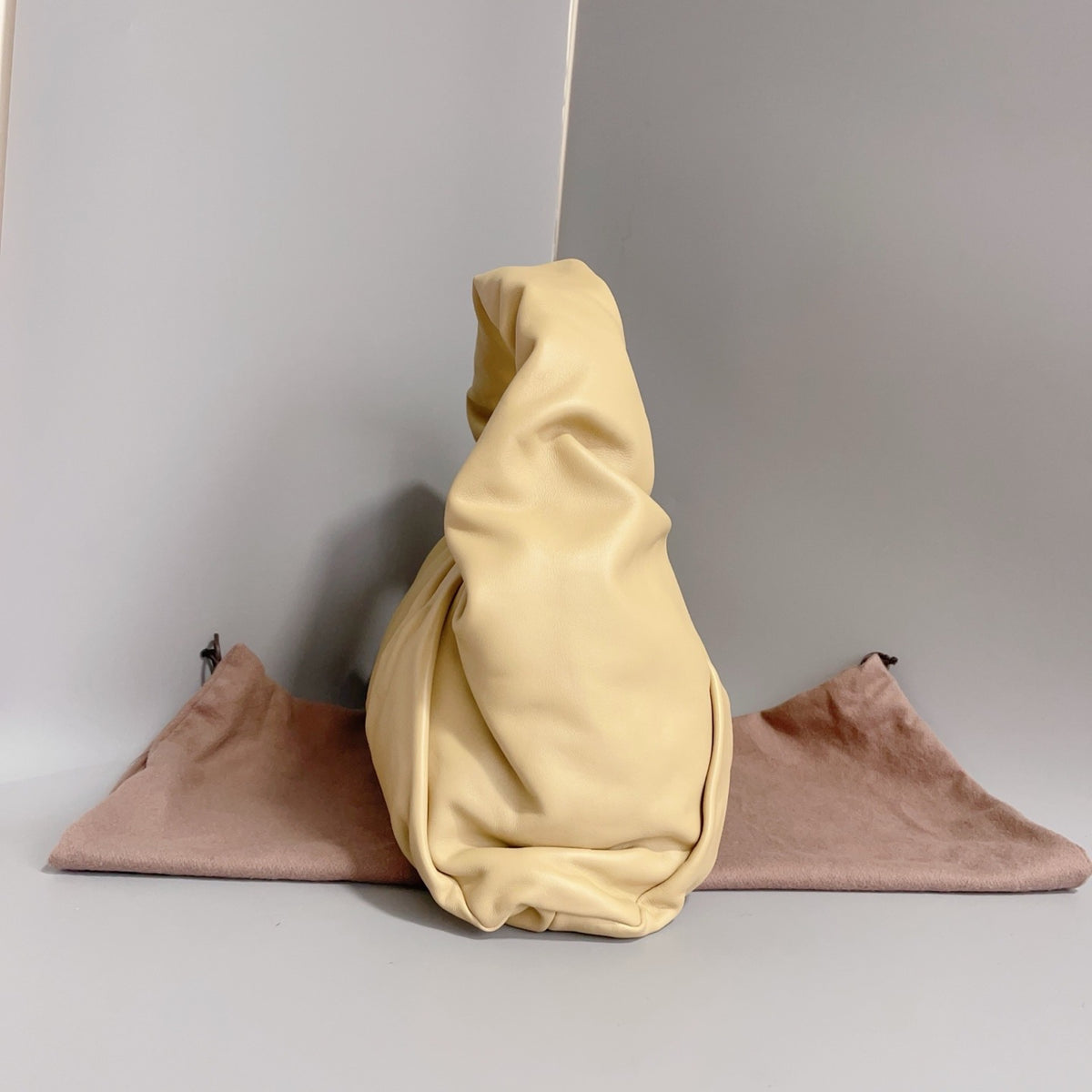 Bottega Veneta - Shoulder Pouch - Leather - Beige - (large)