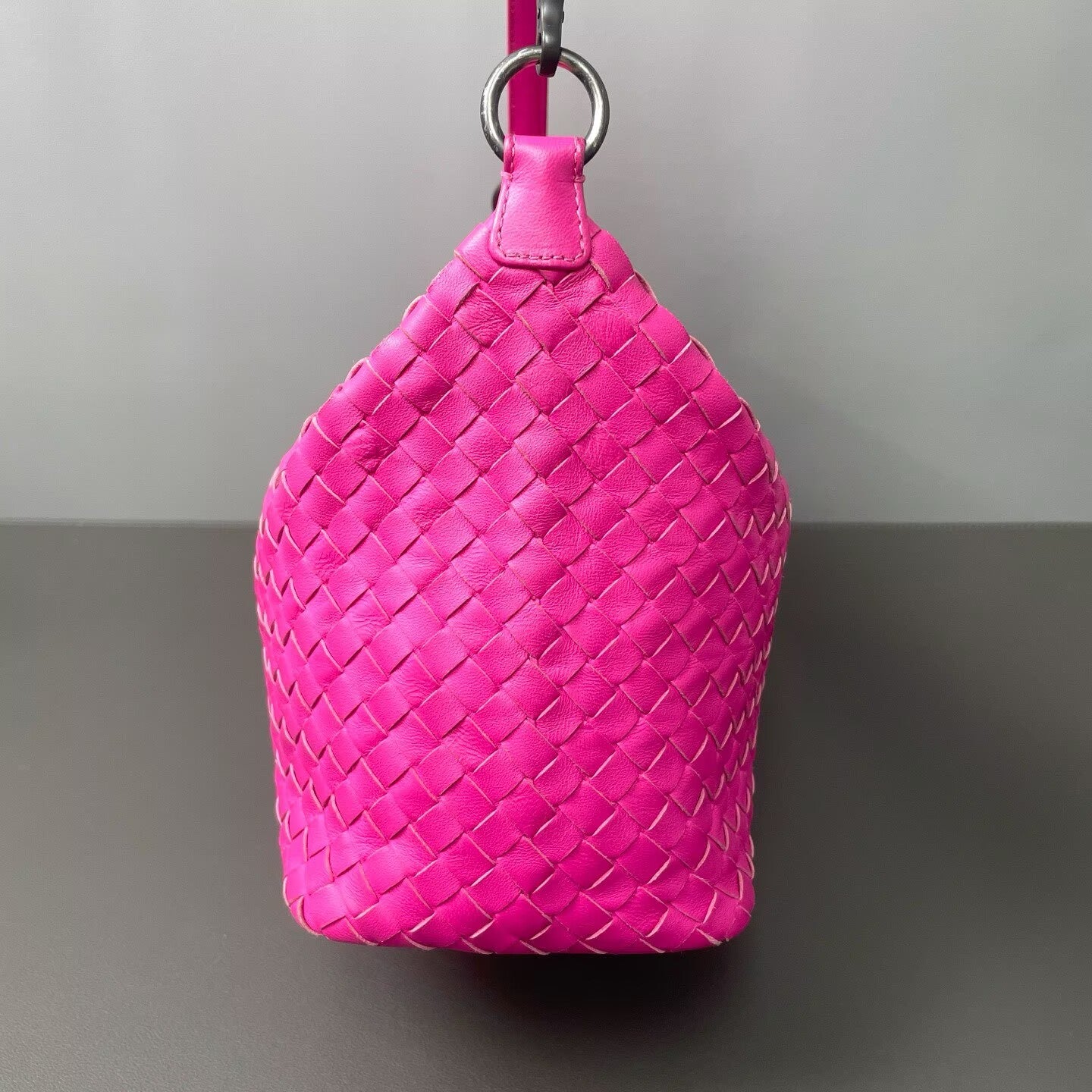 Bottega Veneta - Small Woven Hobo Bag - Lambskin leather - Pink - (Small)