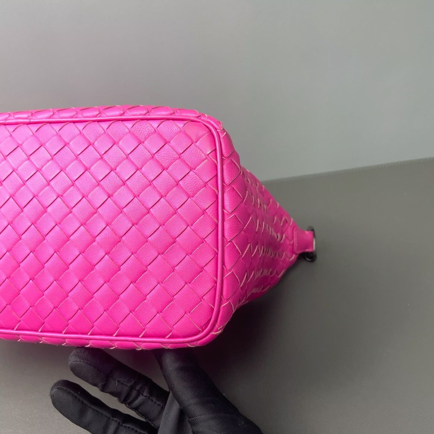Bottega Veneta - Small Woven Hobo Bag - Lambskin leather - Pink - (Small)