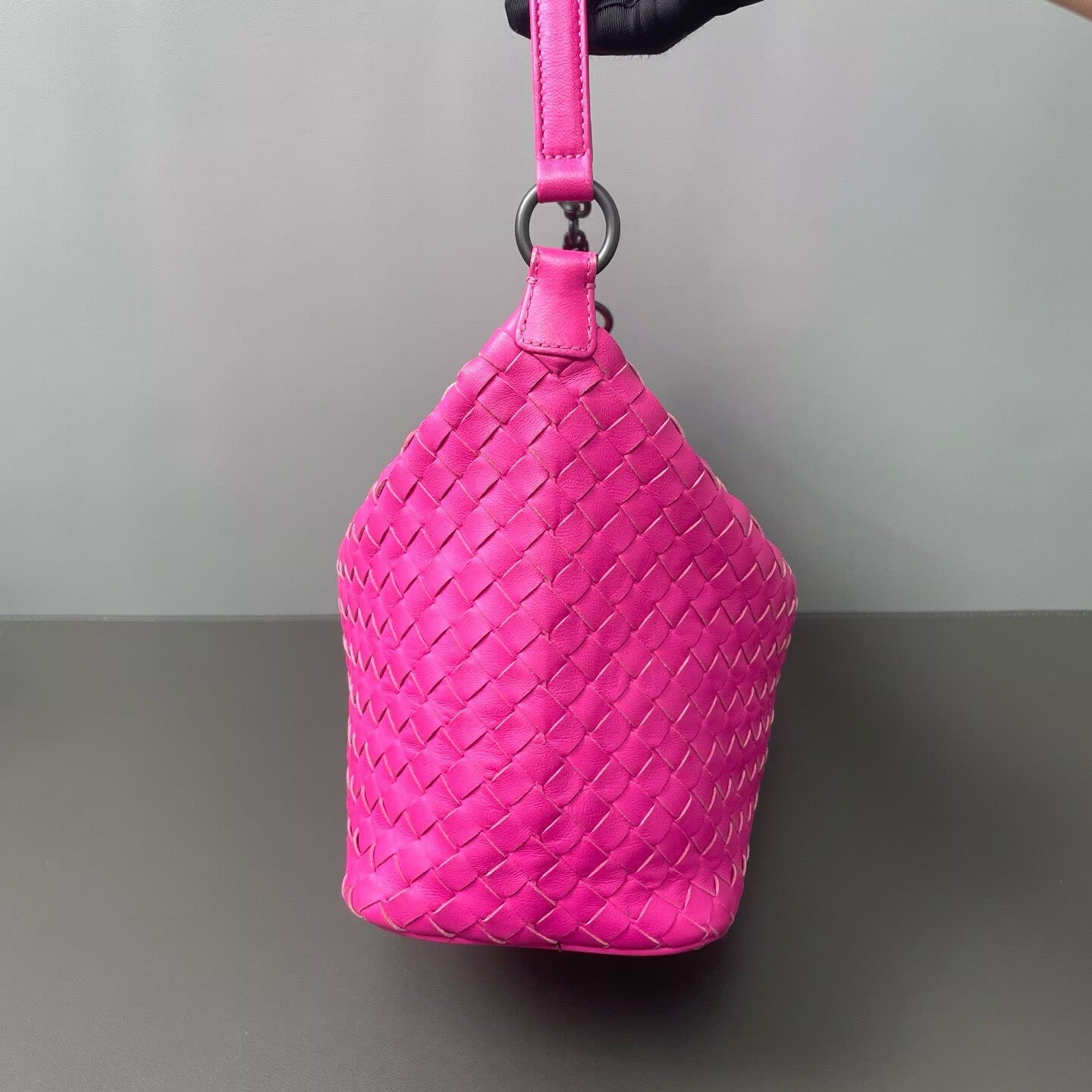 Bottega Veneta - Small Woven Hobo Bag - Lambskin leather - Pink - (Small)