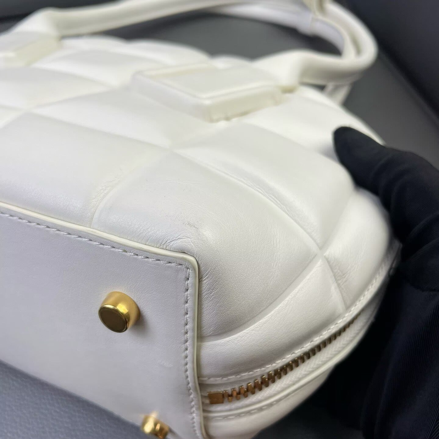 Bottega Veneta - Swoop Shell Bag - Calfskin leather - White - (medium)
