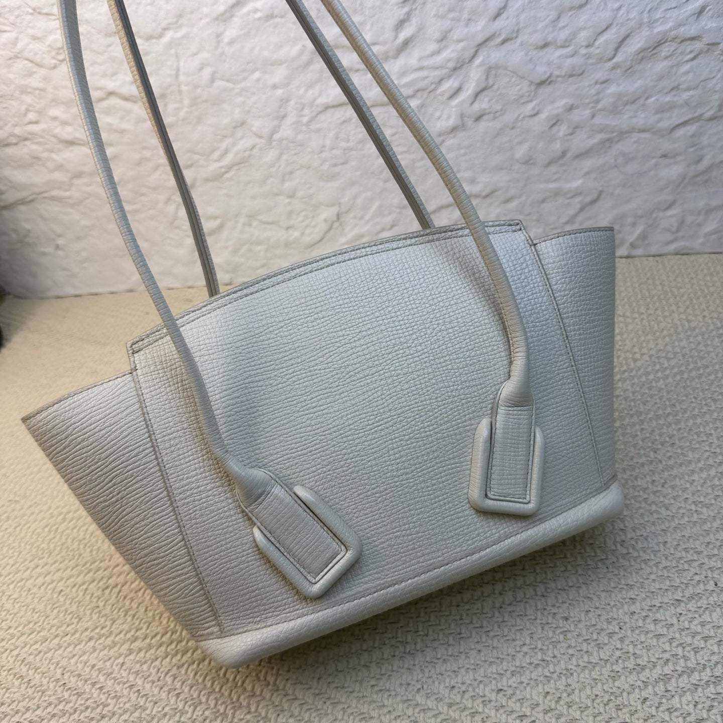 Bottega Veneta - The Arco Tote - Leather - White - (Medium)
