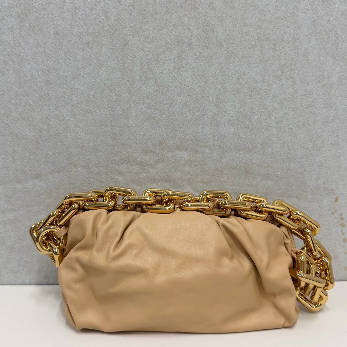 Bottega Veneta - The Chain Pouch - Leather - Beige