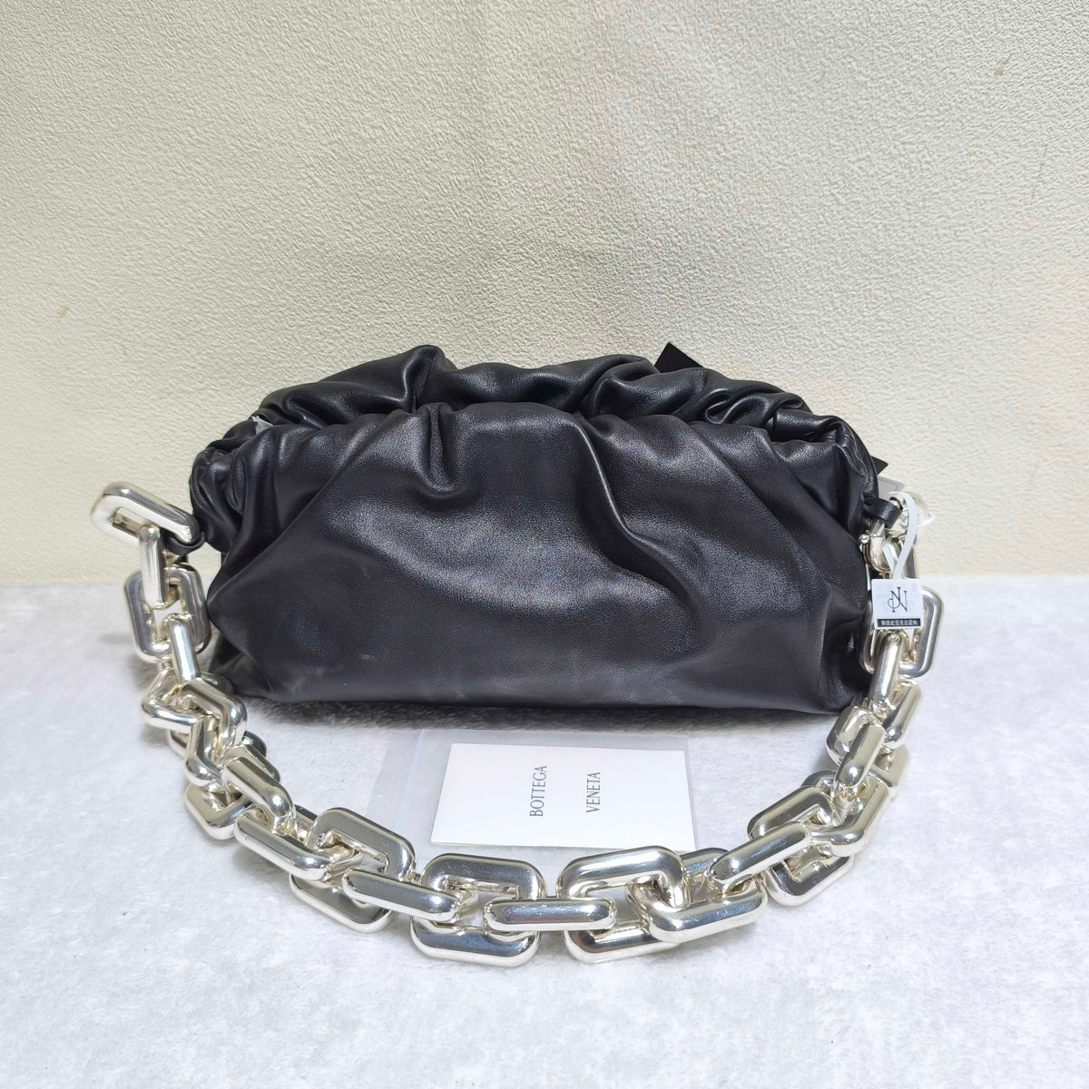 Bottega Veneta - The Chain Pouch - Leather - Black