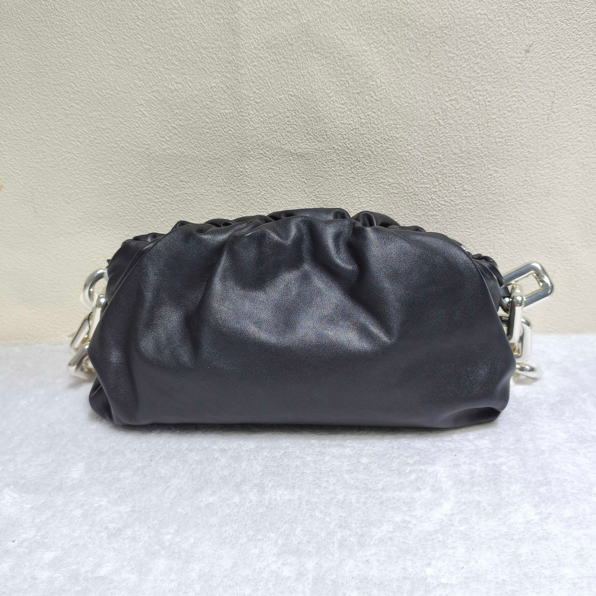 Bottega Veneta - The Chain Pouch - Leather - Black