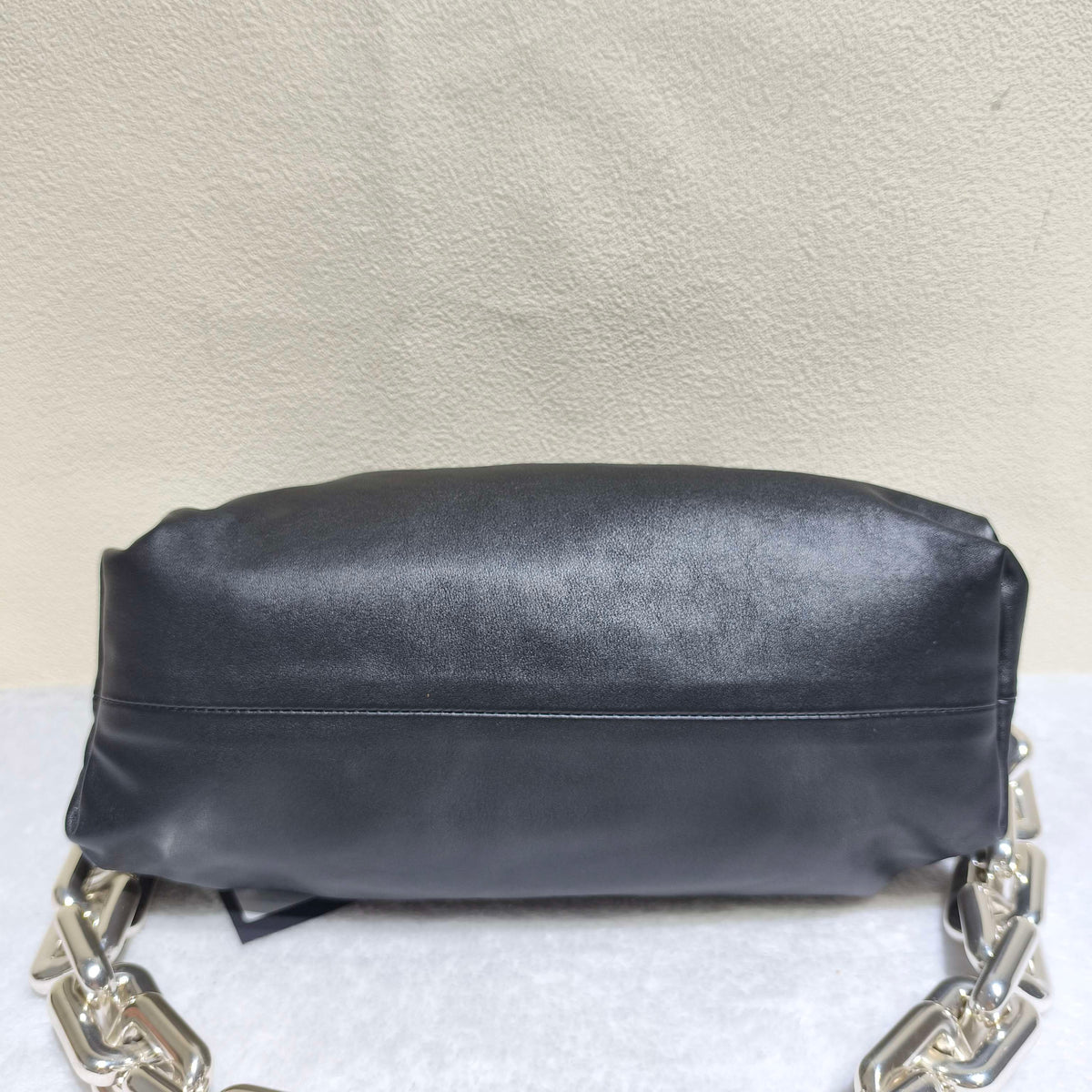 Bottega Veneta - The Chain Pouch - Leather - Black