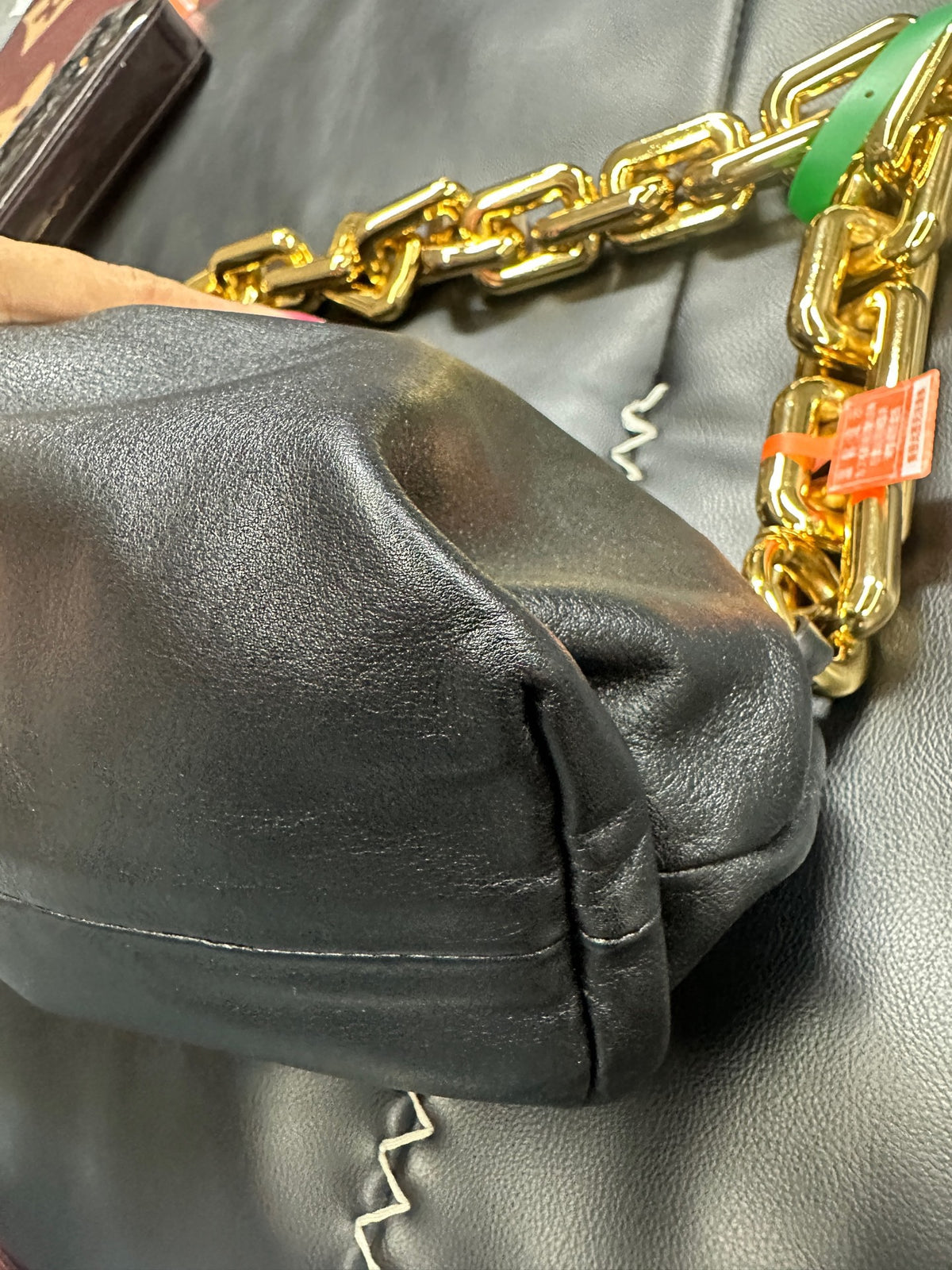 Bottega Veneta - The Chain Pouch - Leather - Black - (Medium)