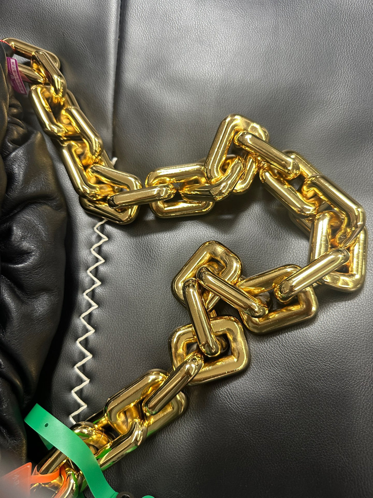 Bottega Veneta - The Chain Pouch - Leather - Black - (Medium)