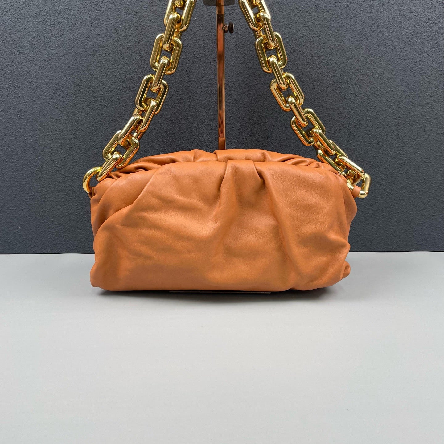 Bottega Veneta - The Chain Pouch - Leather - Orange - (Medium)