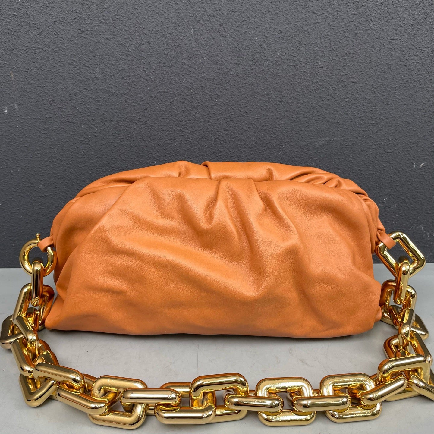 Bottega Veneta - The Chain Pouch - Leather - Orange - (Medium)