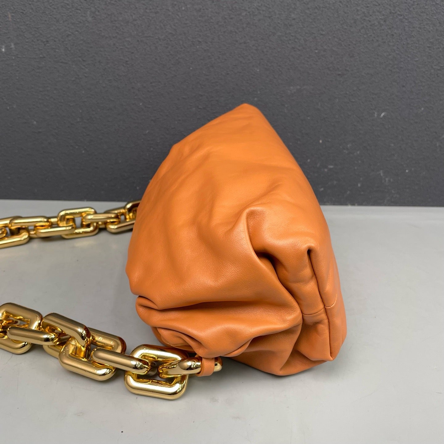 Bottega Veneta - The Chain Pouch - Leather - Orange - (Medium)