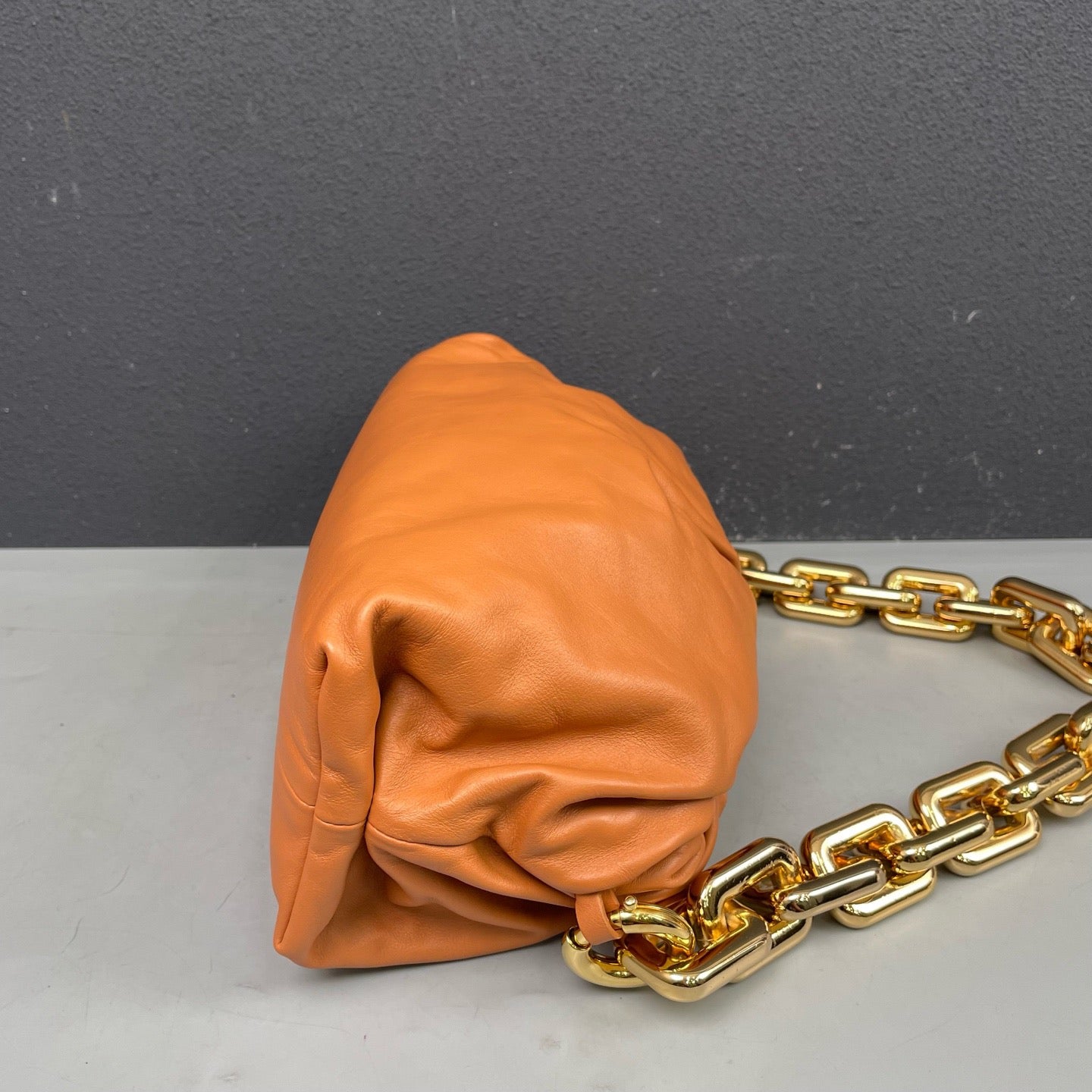 Bottega Veneta - The Chain Pouch - Leather - Orange - (Medium)