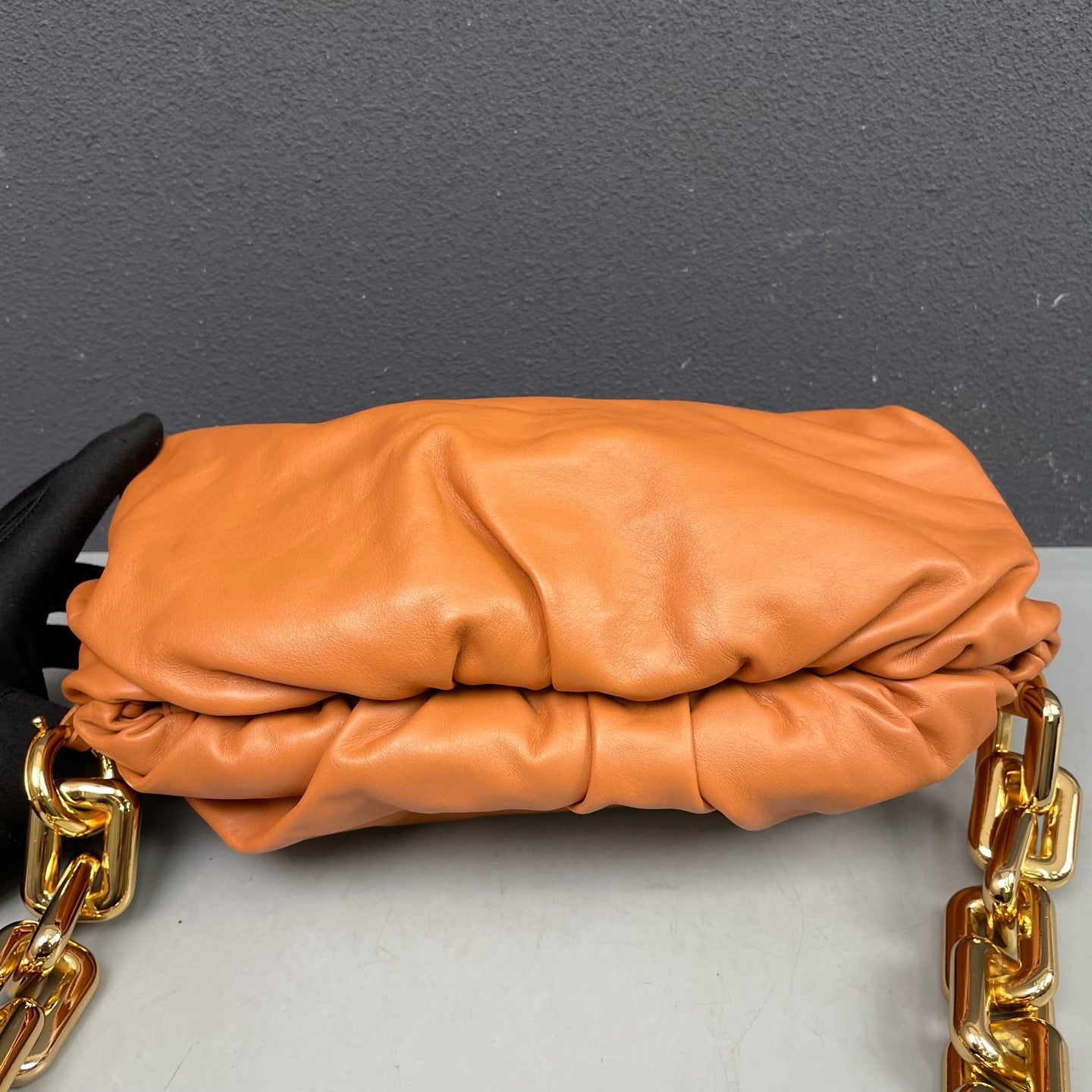 Bottega Veneta - The Chain Pouch - Leather - Orange - (Medium)