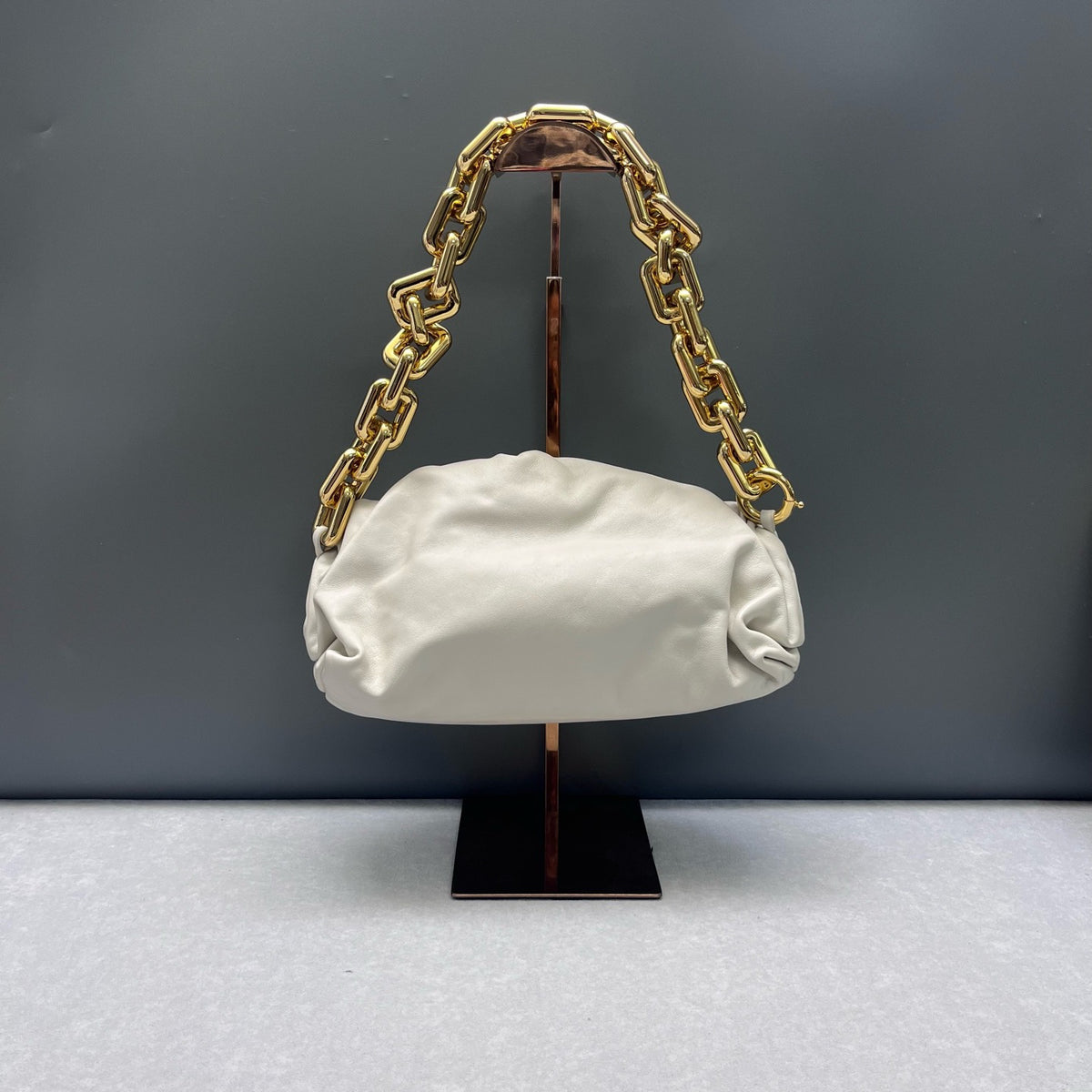 Bottega Veneta - The Chain Pouch - Leather - White - (Medium)
